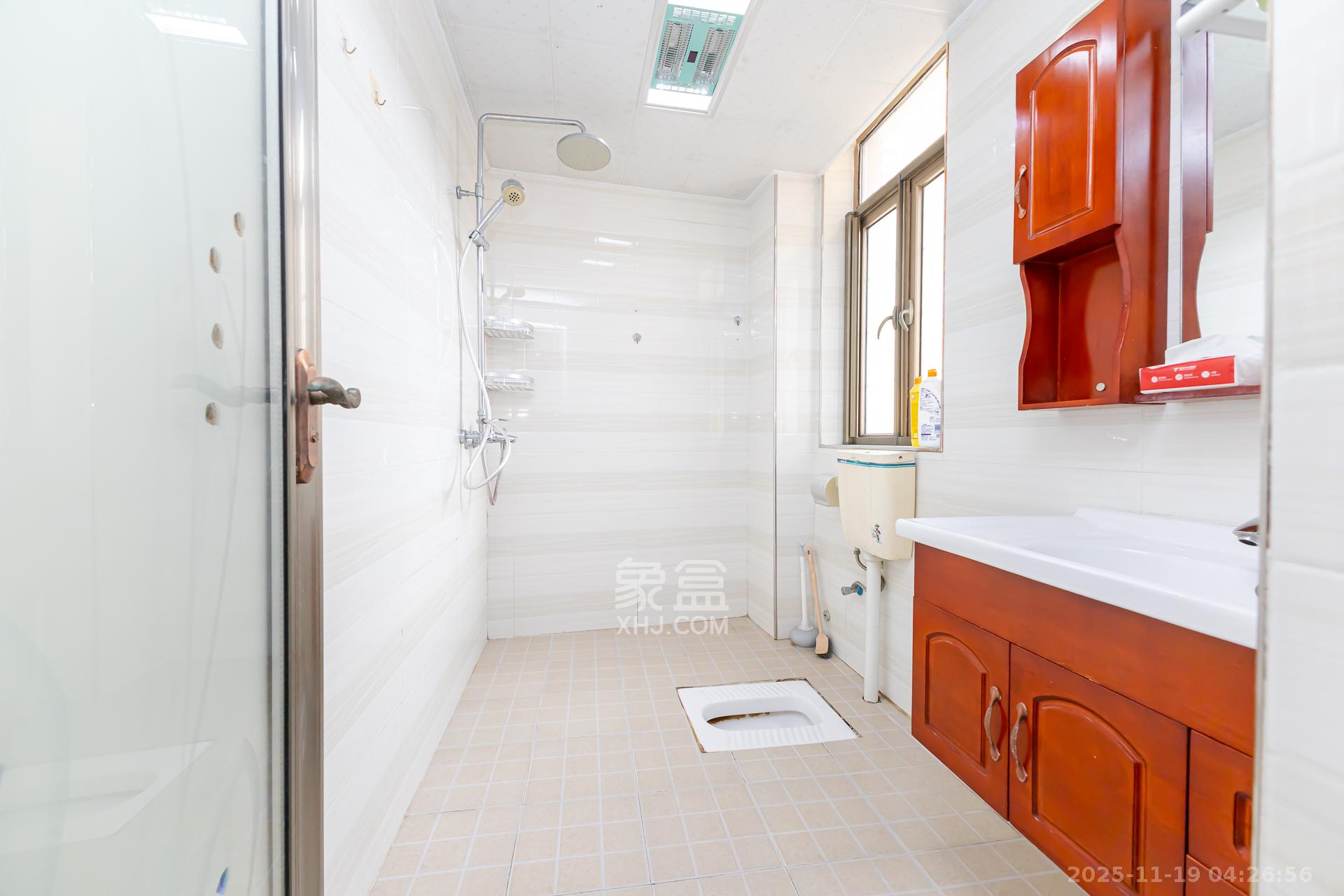 长沙玫瑰园 3室2厅2卫 91.8万 长沙玫瑰园 3室2厅2卫 91.8万卫生间