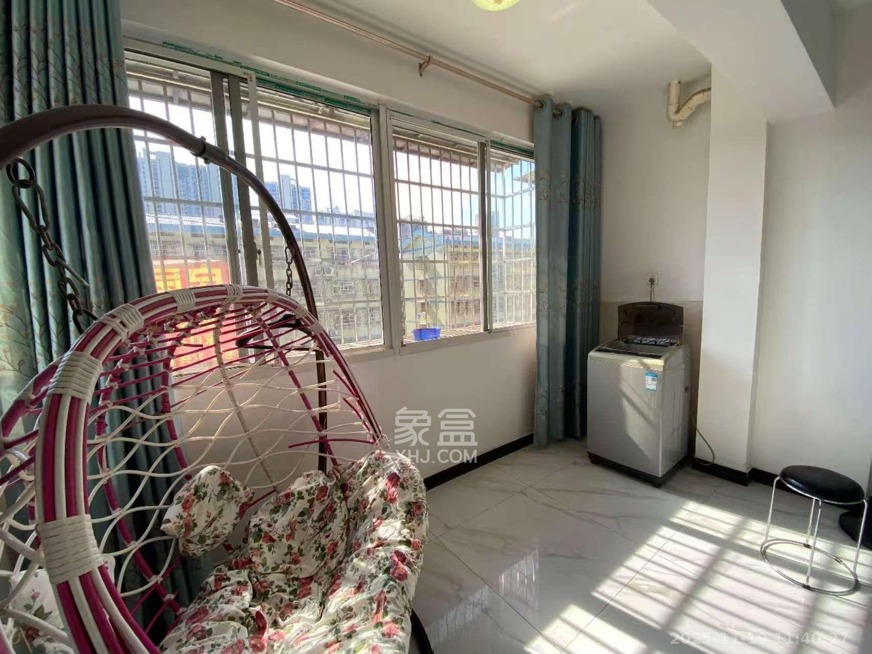 友兴家园  2室1厅1卫    1800.0元/月室内图