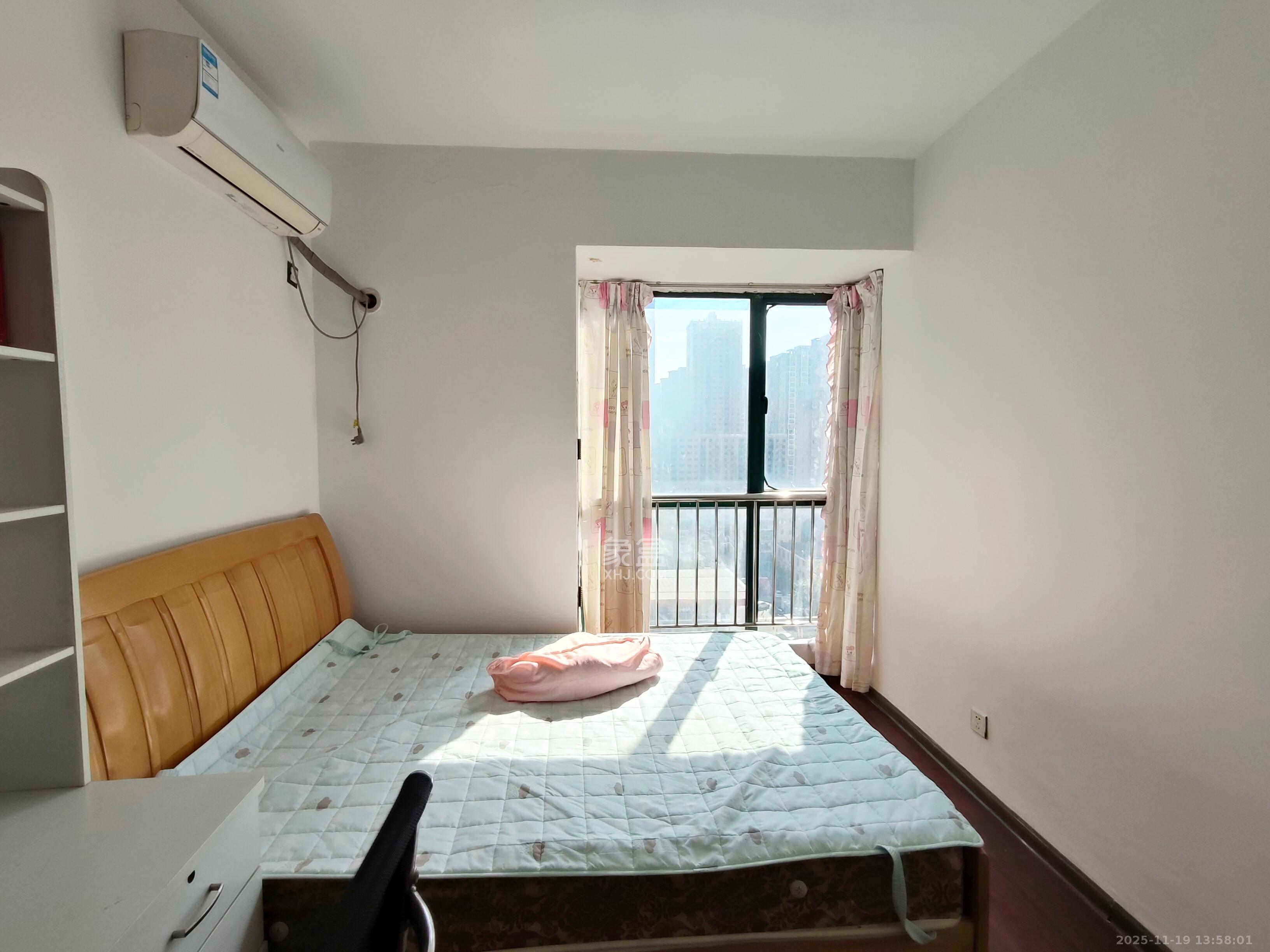 华天LOHO小镇  3室2厅1卫    1600.0元/月室内图