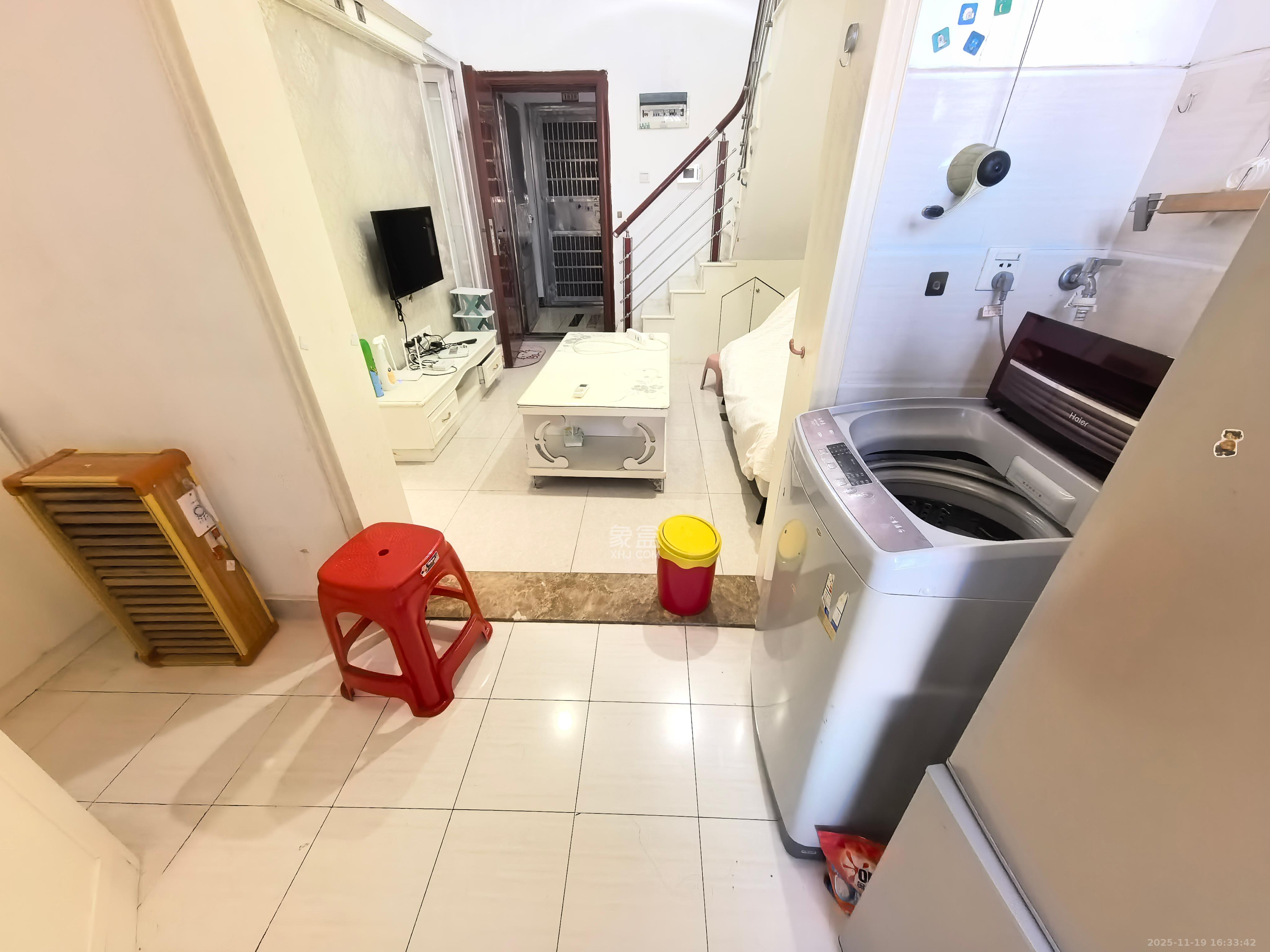 湖湾世景  1室1厅1卫    1100.0元/月室内图