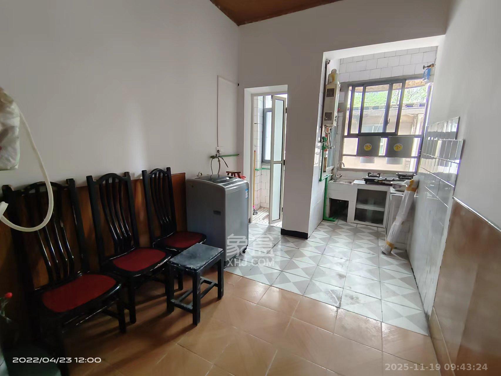 长勘小区  2室1厅1卫    1600.0元/月室内图