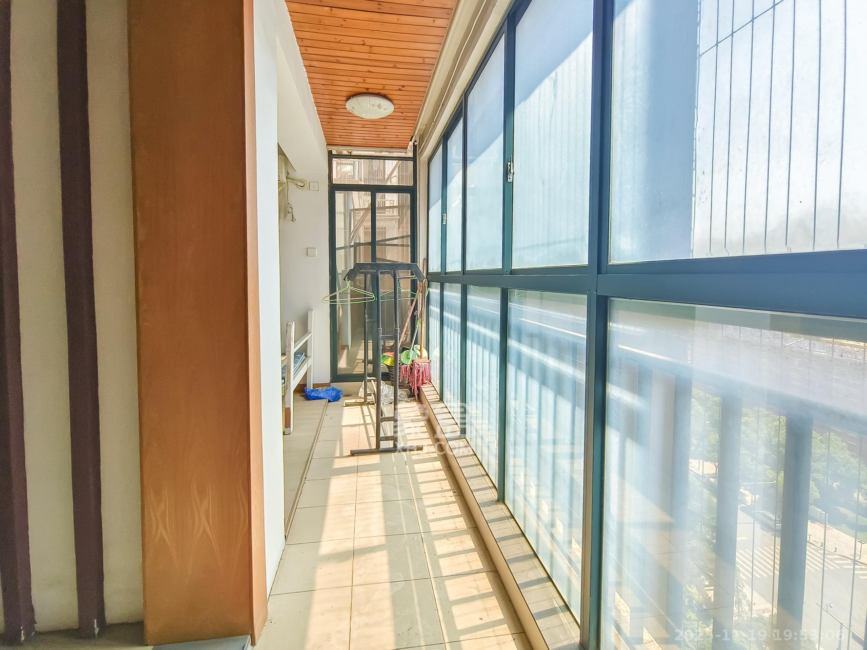 圆梦完美生活 4室2厅1卫 69.0万 圆梦完美生活 4室2厅1卫 69.0万阳台