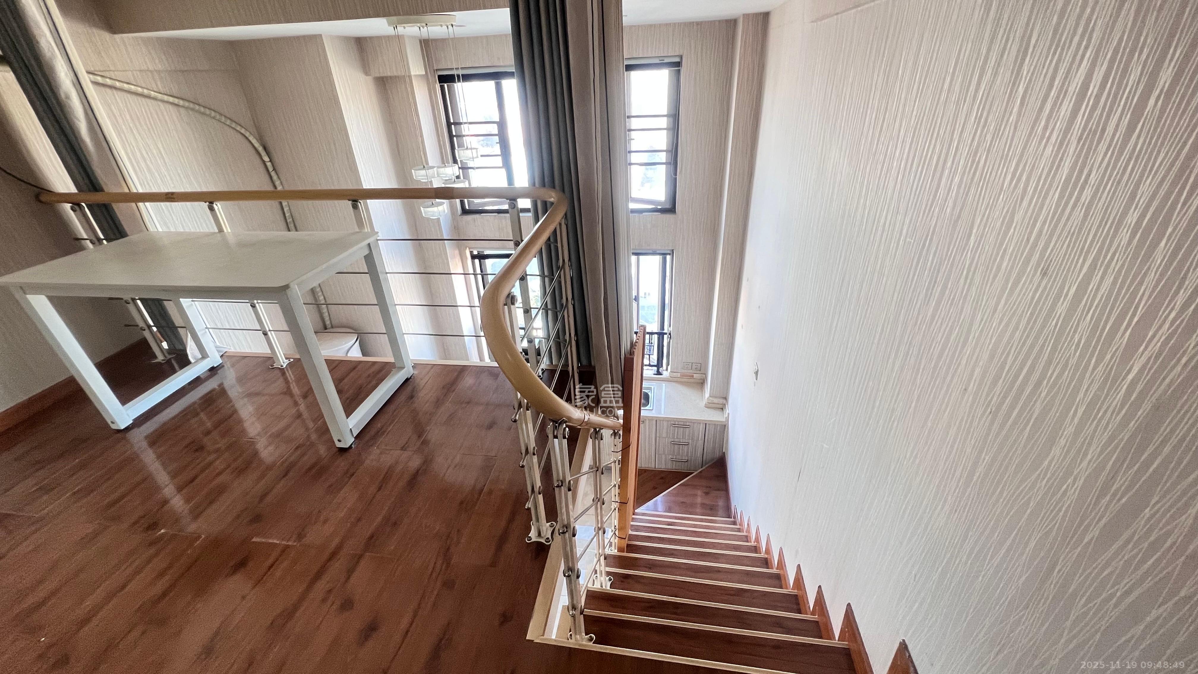 艾美潇湘  1室1厅1卫    1500.0元/月室内图