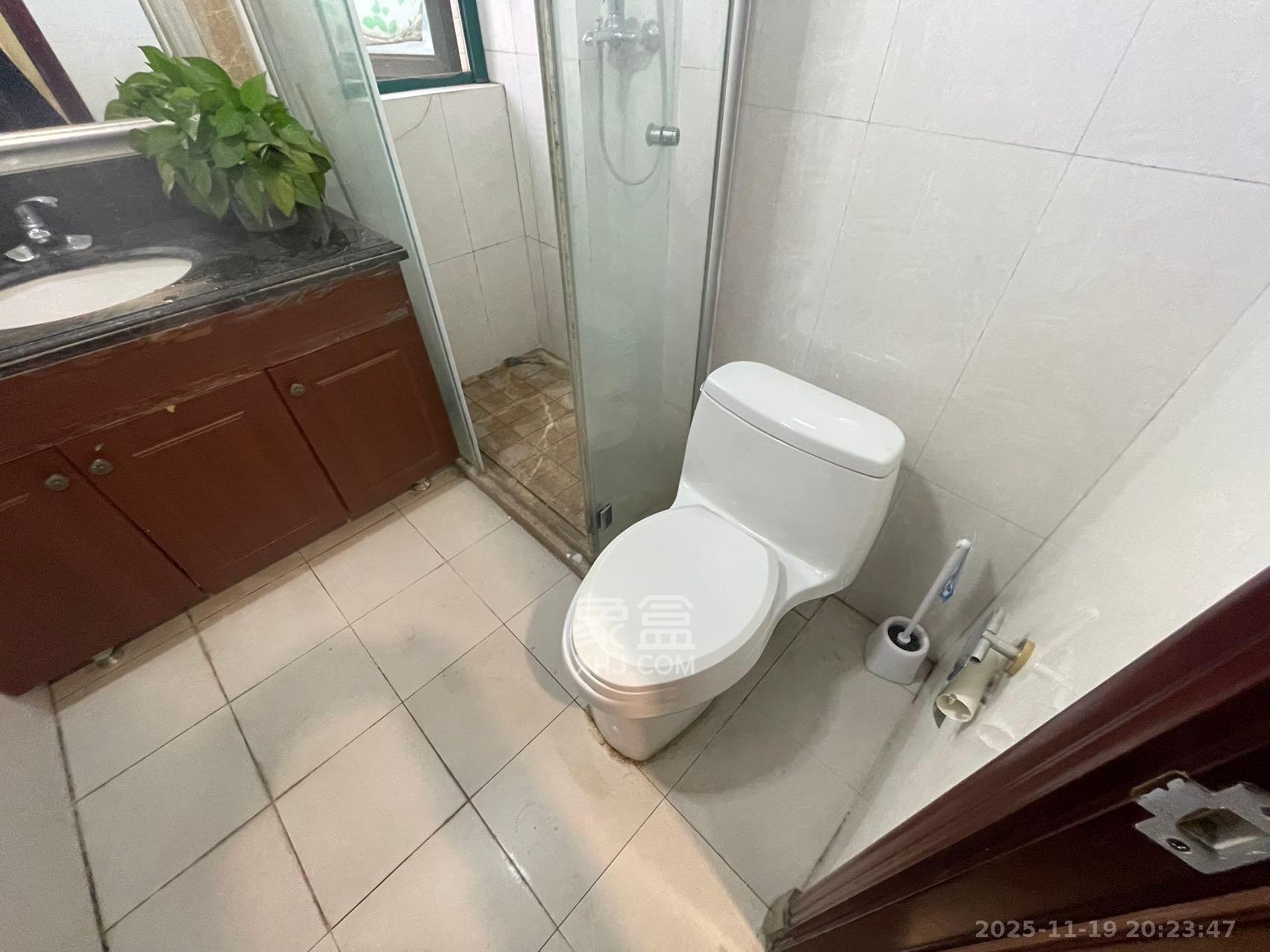 恒大华府 2室2厅1卫 2300.0元/月 恒大华府 2室2厅1卫 2300.0元/月室内图