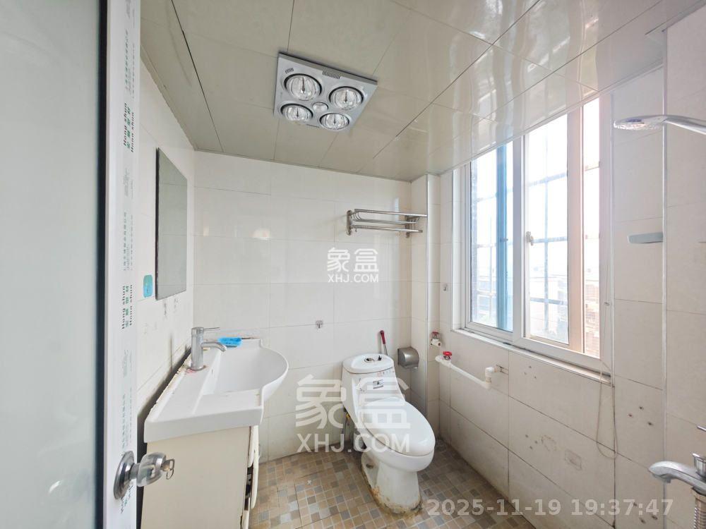 鄱阳小区  1室0厅0卫    1400.0元/月室内图