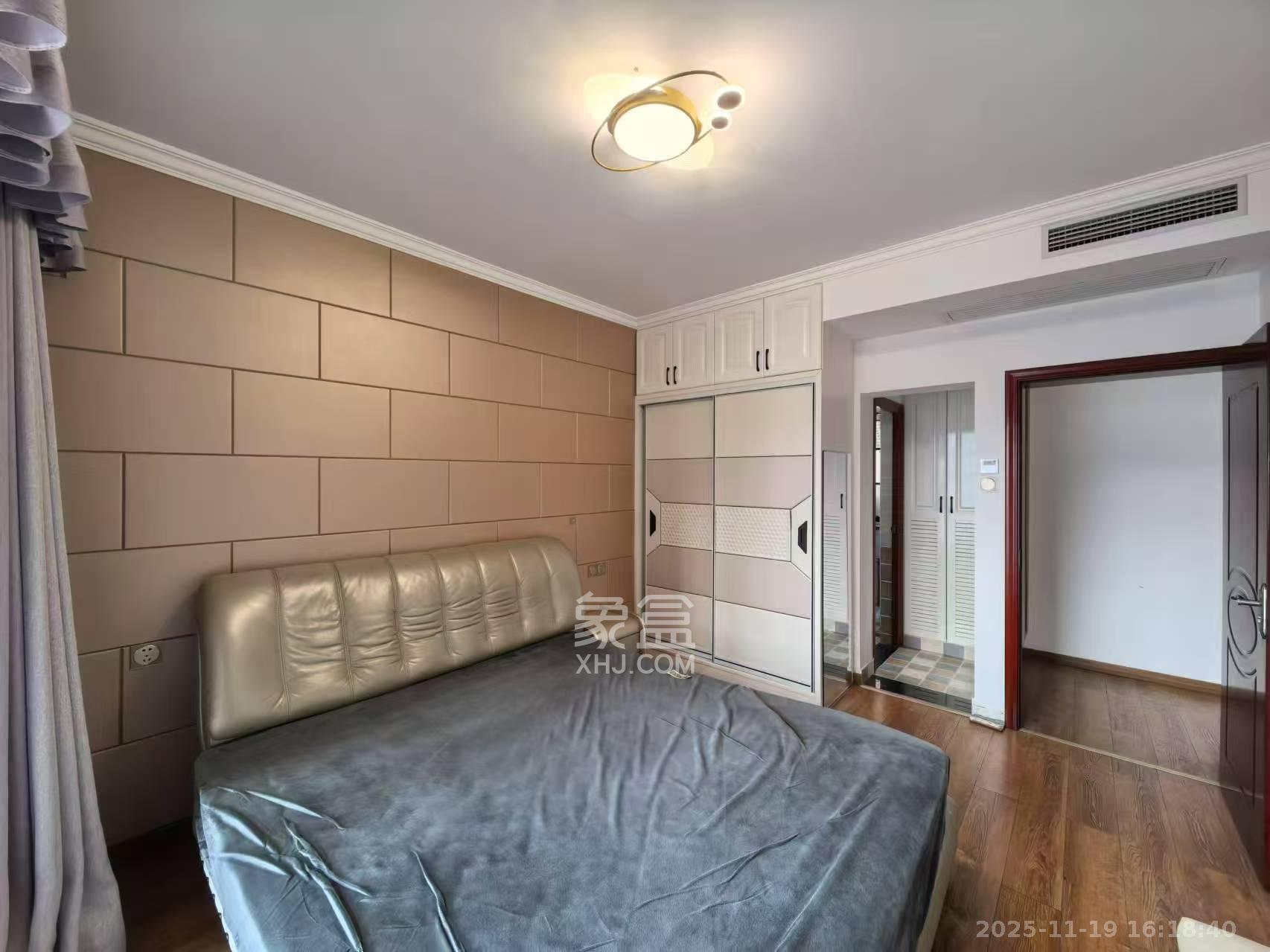 国泰九龙湾  4室2厅2卫    2600.0元/月室内图