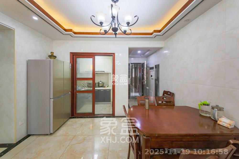 鑫远御文台二期  2室2厅1卫    2300.0元/月室内图