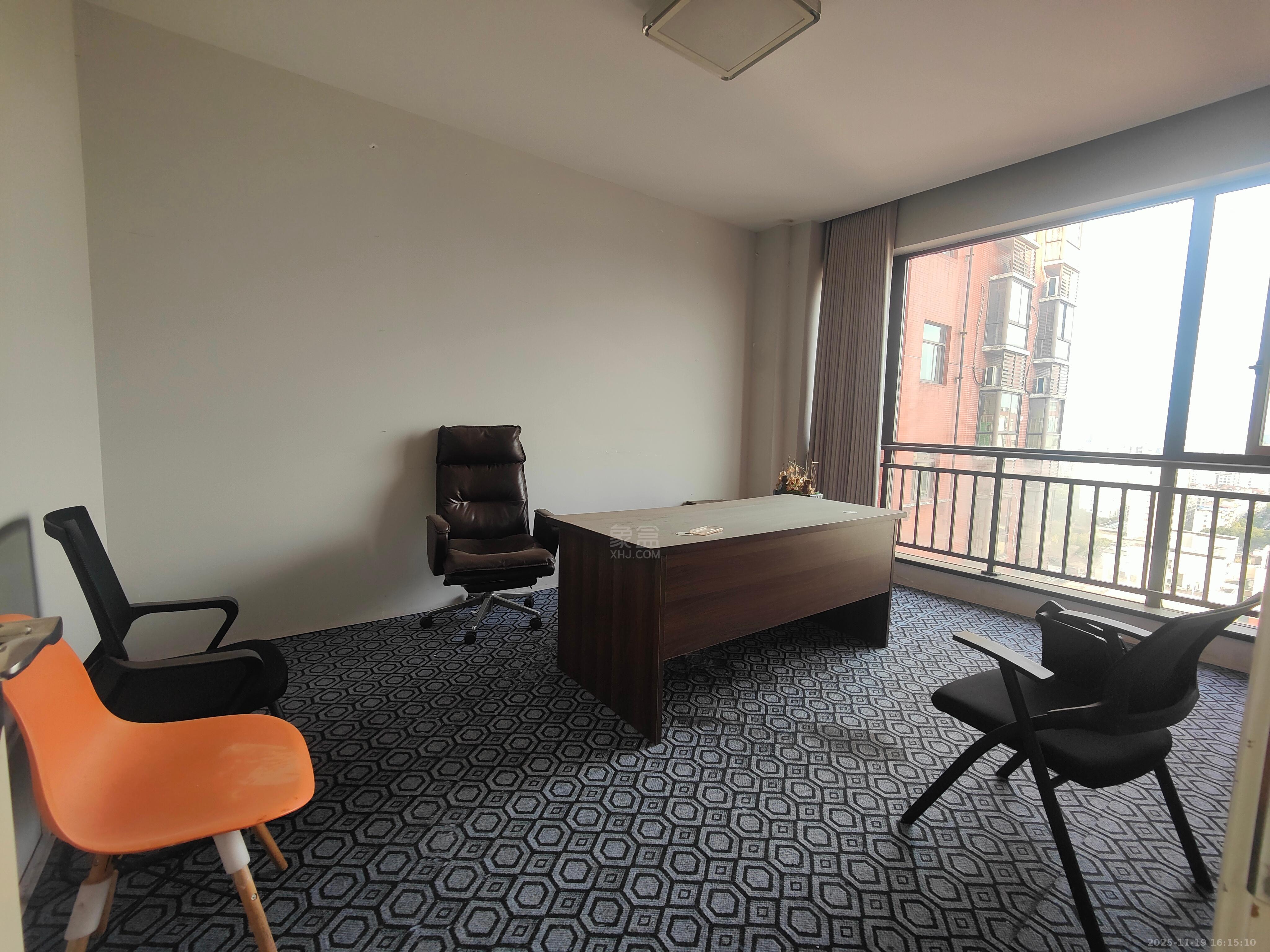 铭逸酒店  3室1厅1卫    2600.0元/月室内图