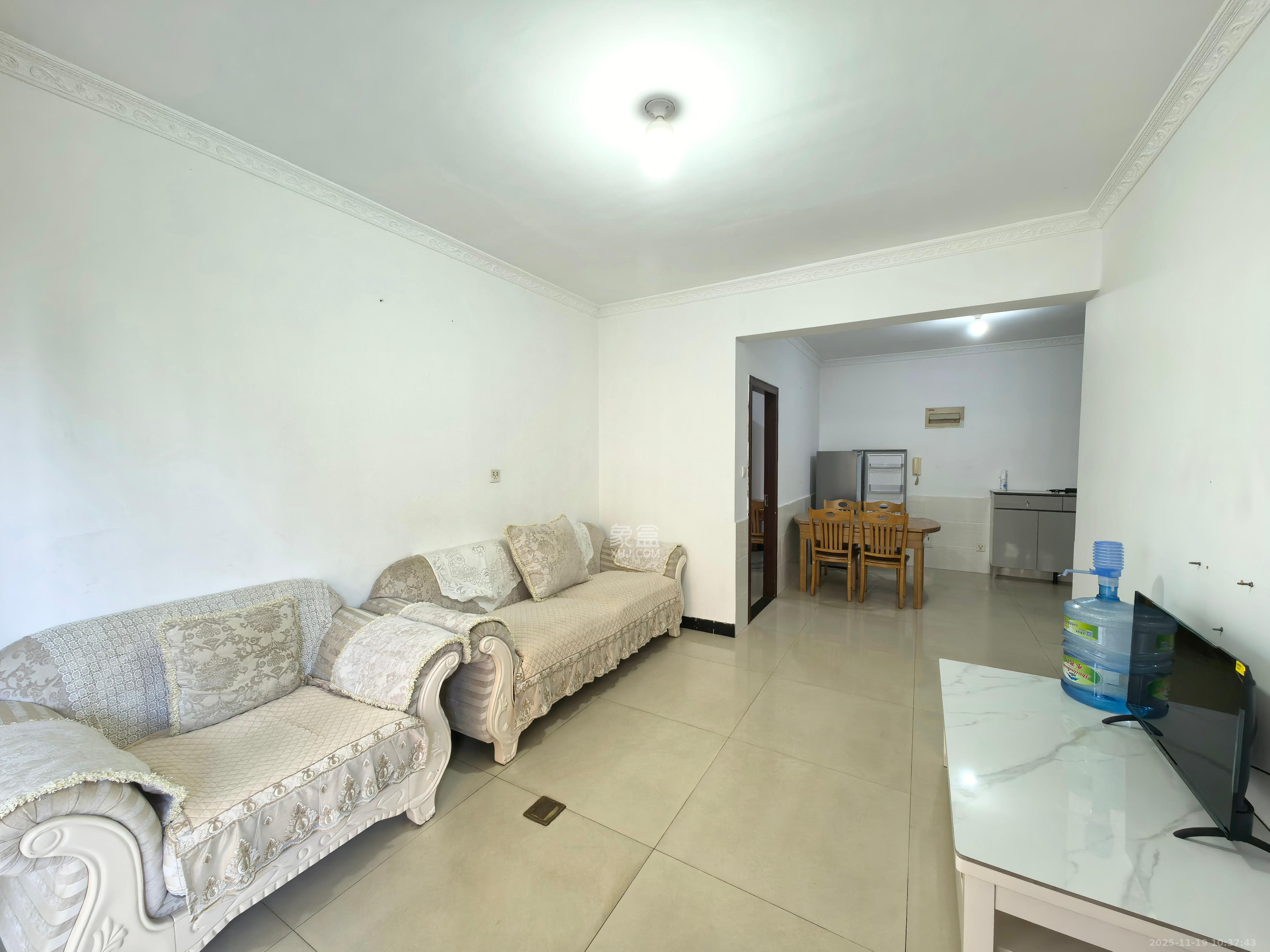 和润园一、二期  2室2厅1卫    1800.0元/月室内图