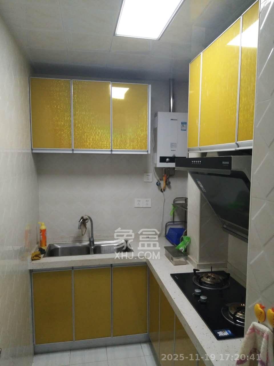 荣盛花语馨苑  2室1厅1卫    2200.0元/月室内图