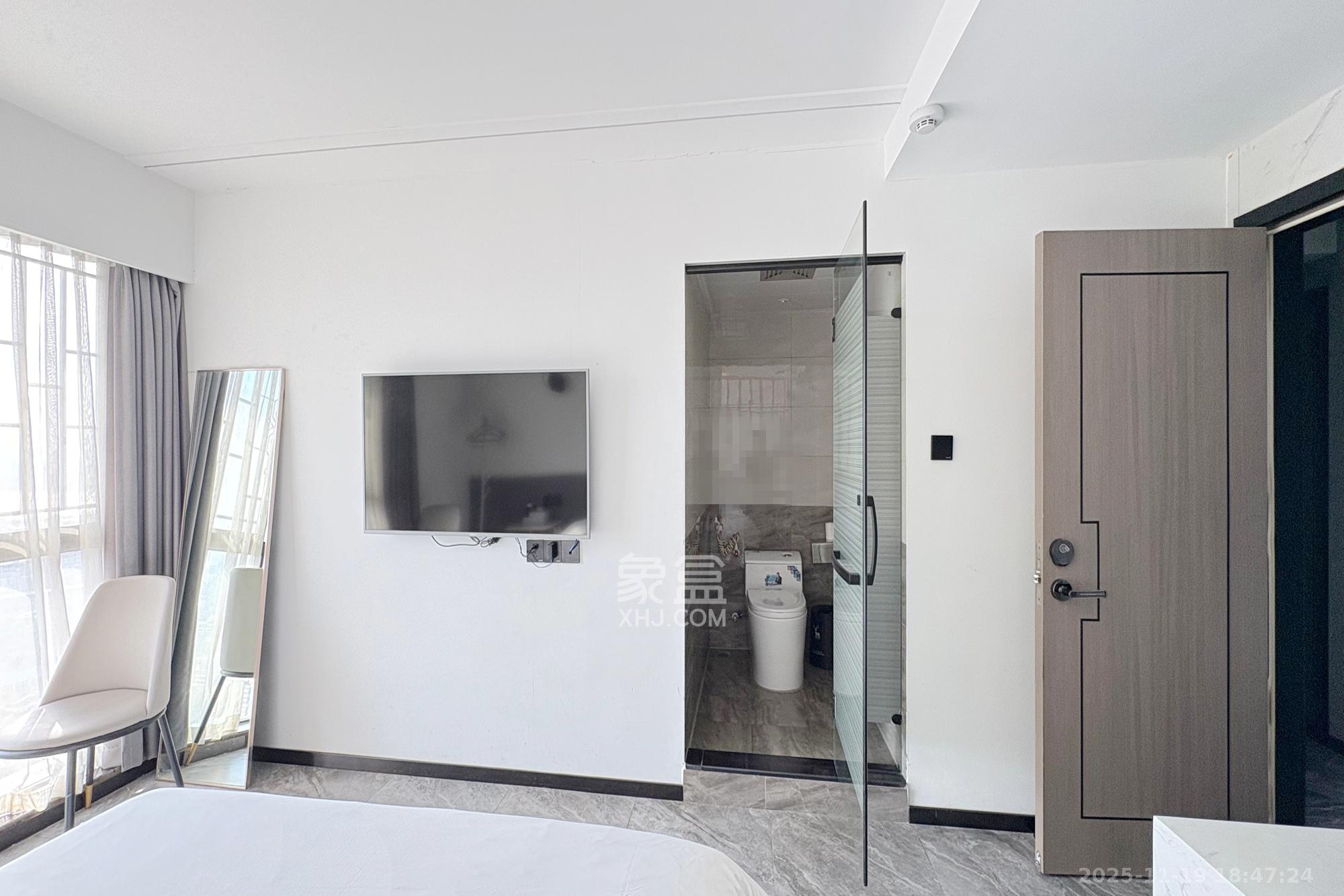 君临国际 3室2厅2卫 186.0万 君临国际 3室2厅2卫 186.0万卧室