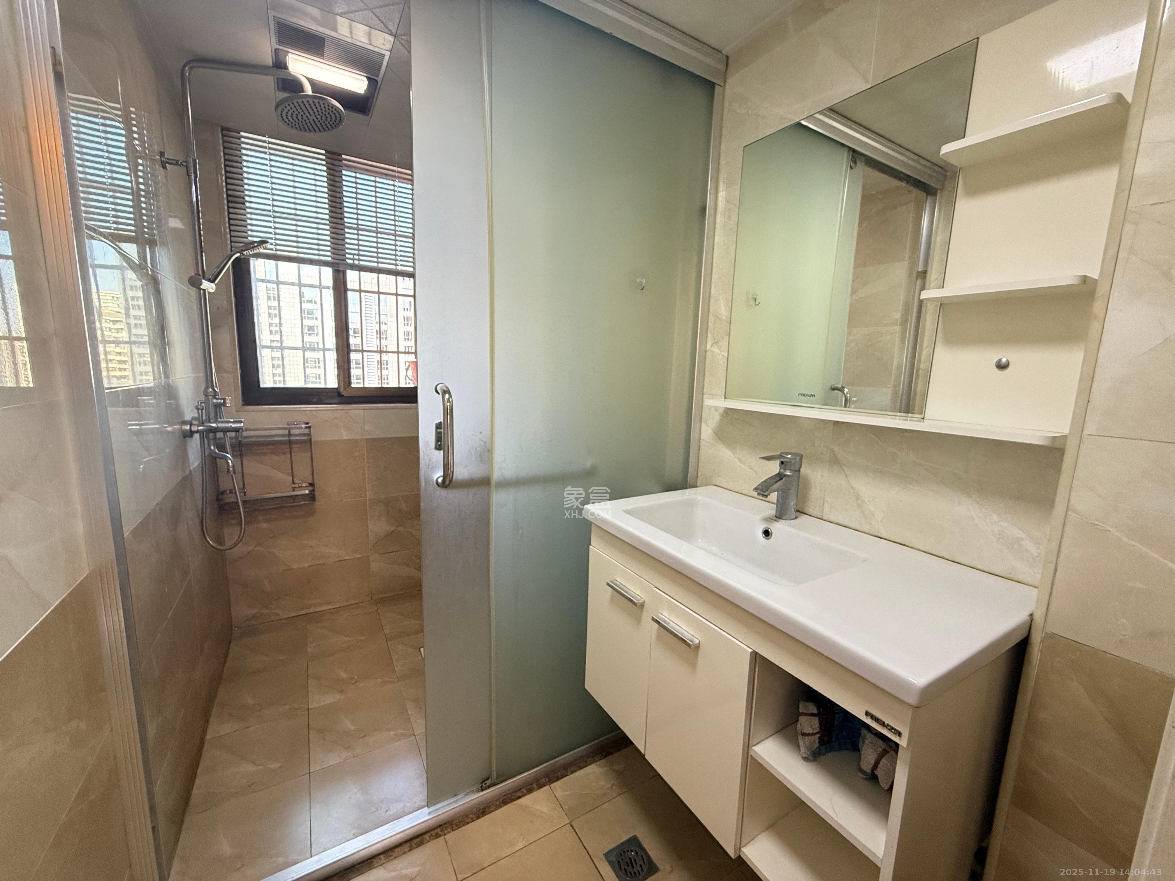 家和院 4室2厅2卫 2500.0元/月 家和院 4室2厅2卫 2500.0元/月室内图