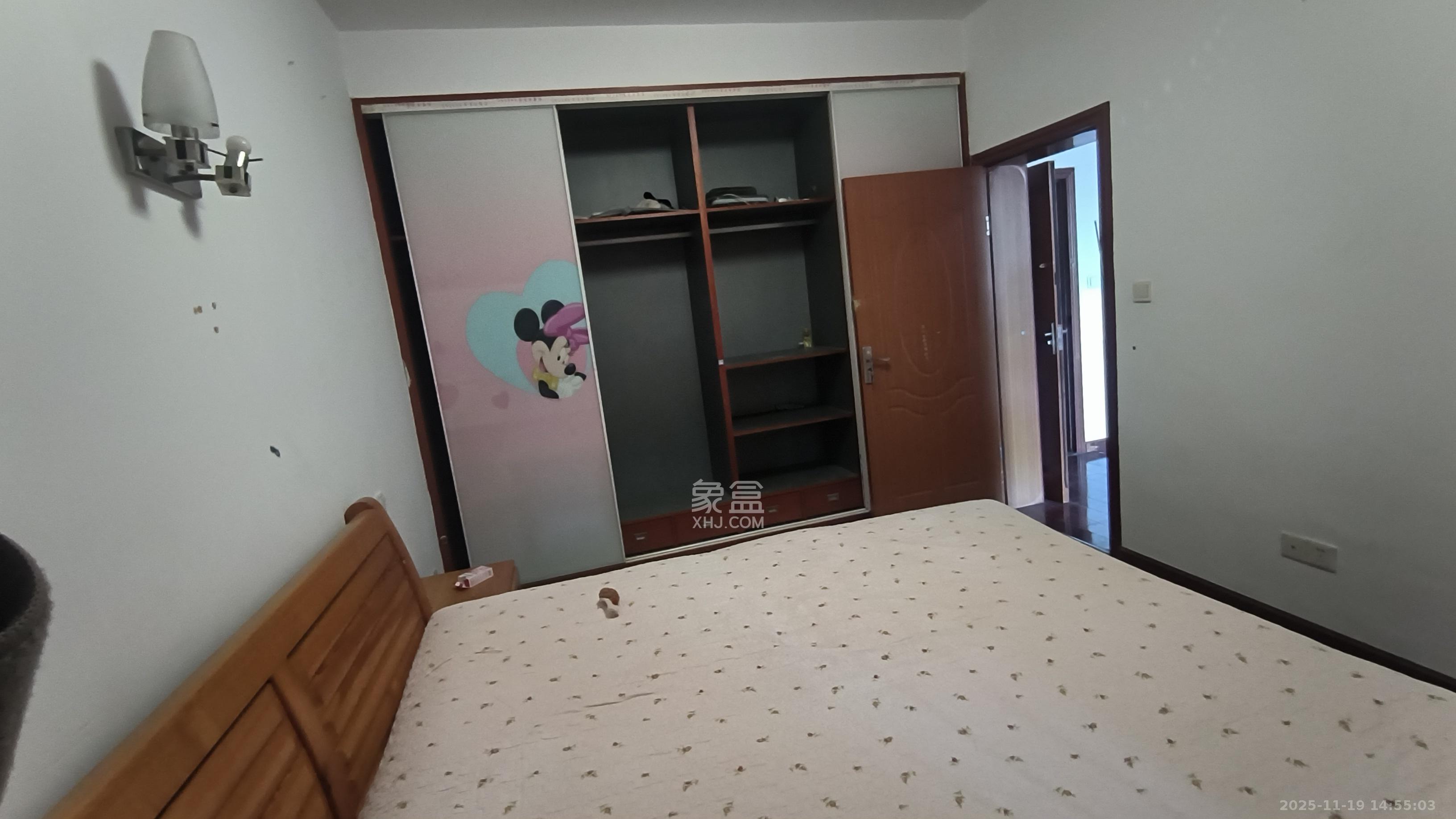 红旗区三片  2室1厅1卫    1300.0元/月