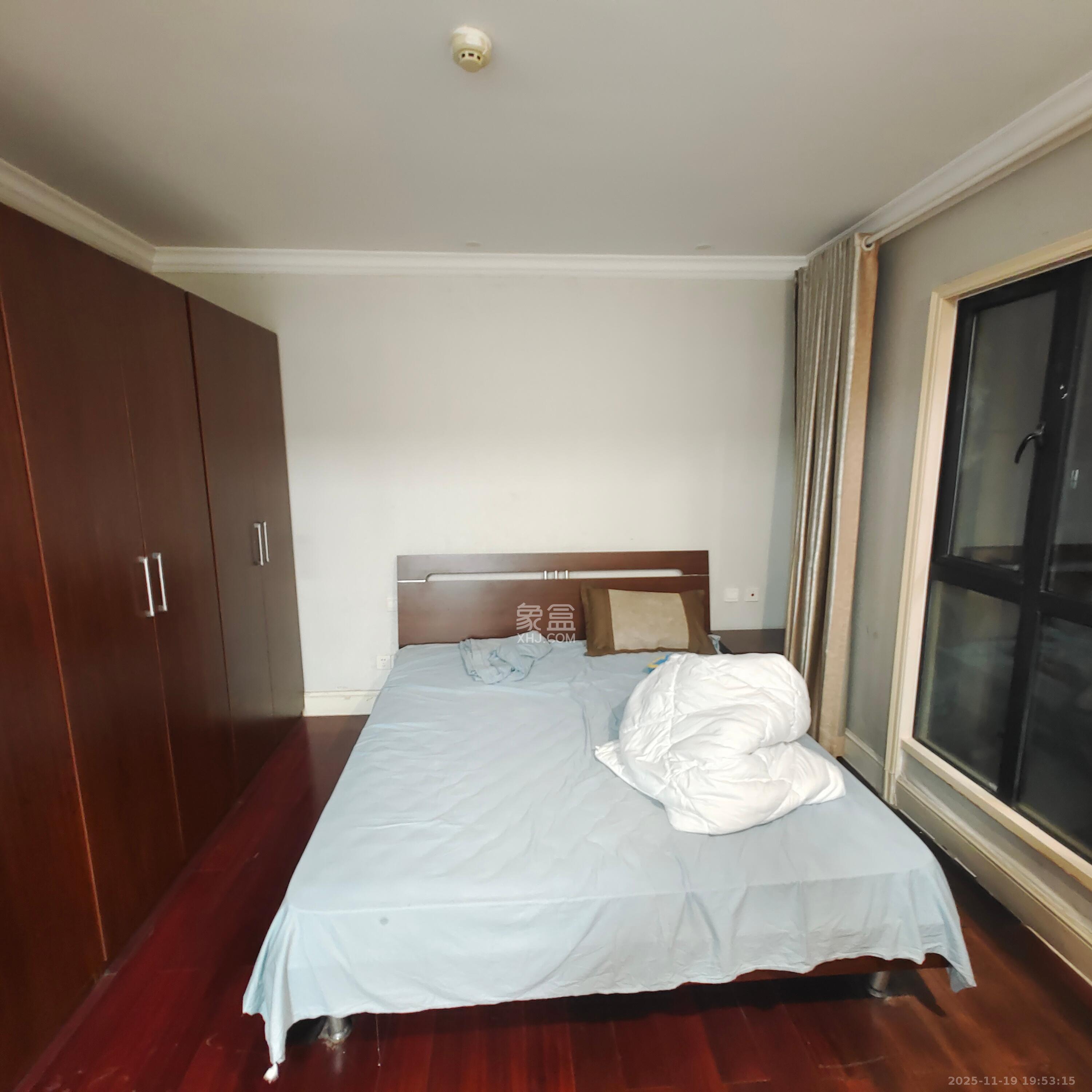 郡原广场  1室1厅1卫    1700.0元/月室内图