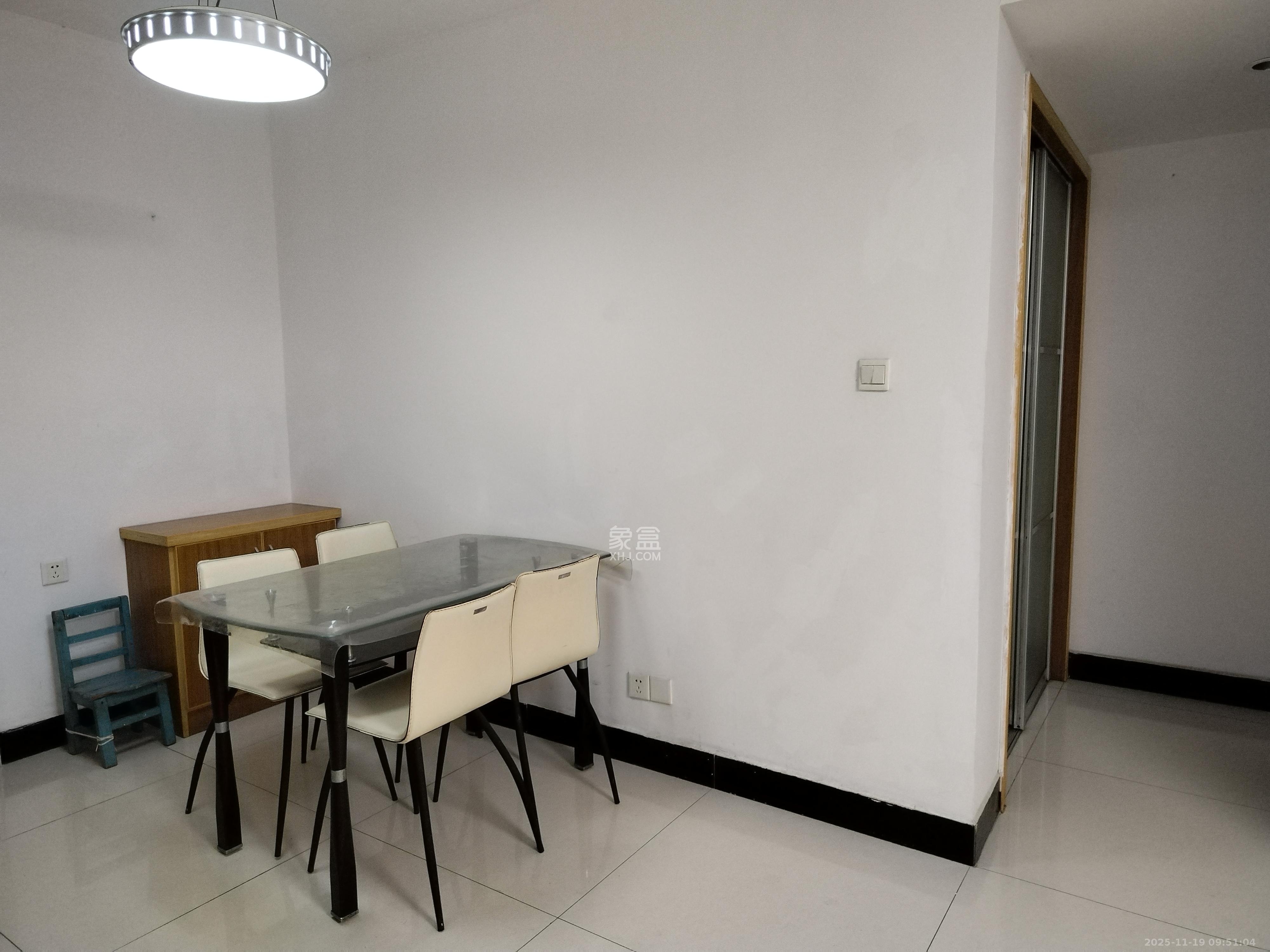 东岸锦城(东方人家)  3室2厅1卫    1600.0元/月室内图