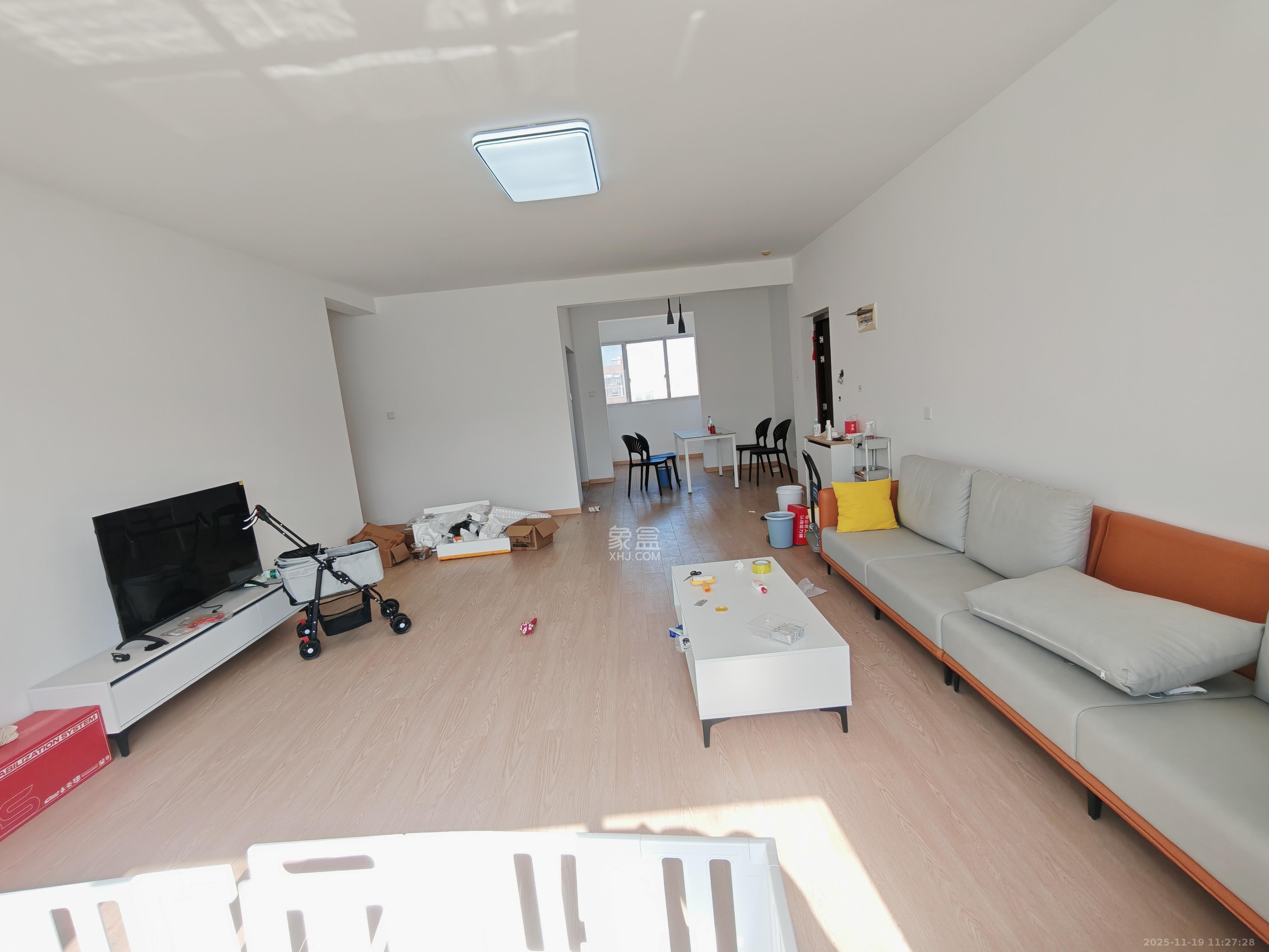 升远君尚嘉筑 4室2厅2卫 2500.0元/月 升远君尚嘉筑 4室2厅2卫 2500.0元/月室内图