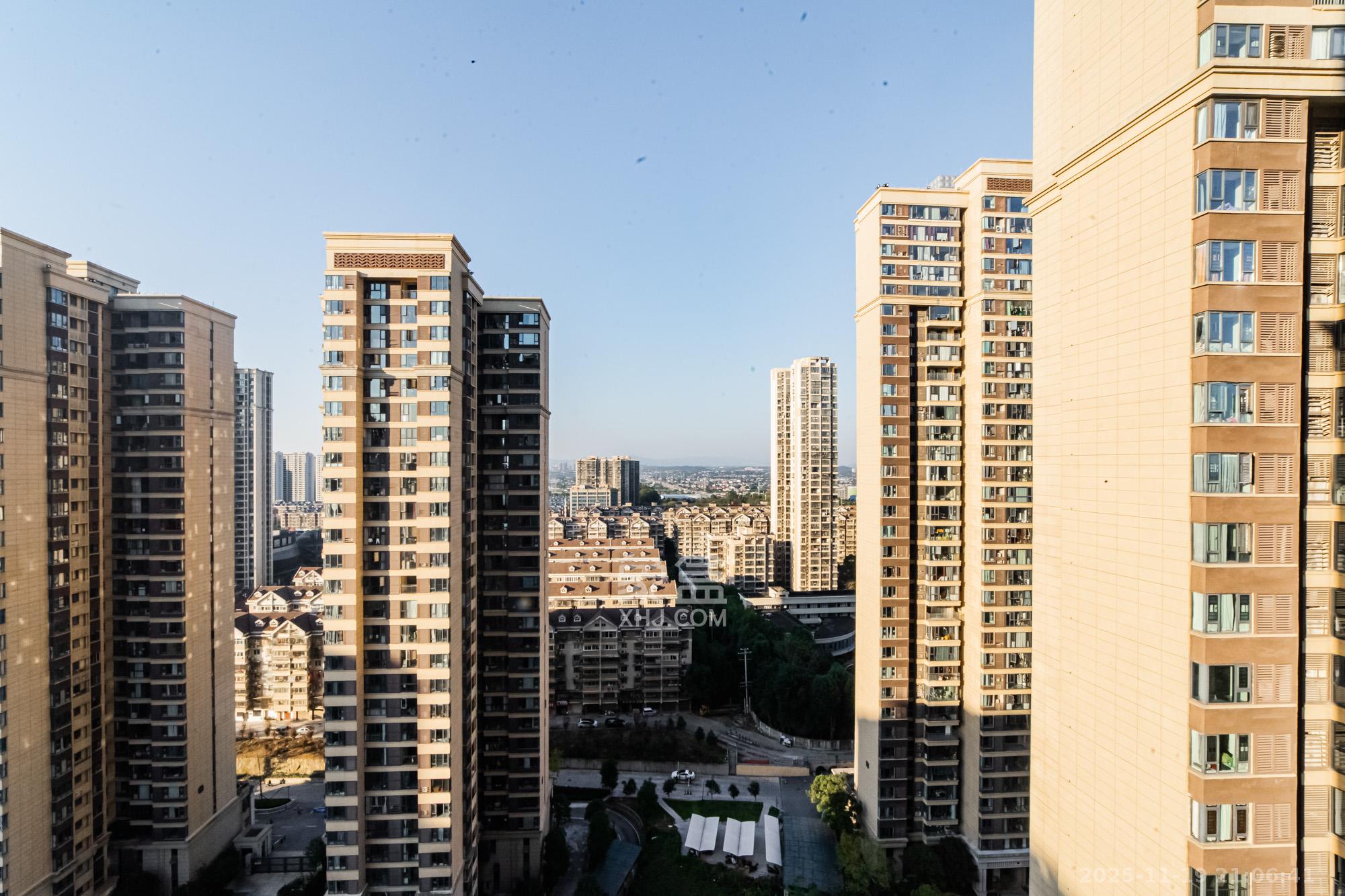 五矿沁园金城（春和景园）  4室2厅2卫    120.0万其他