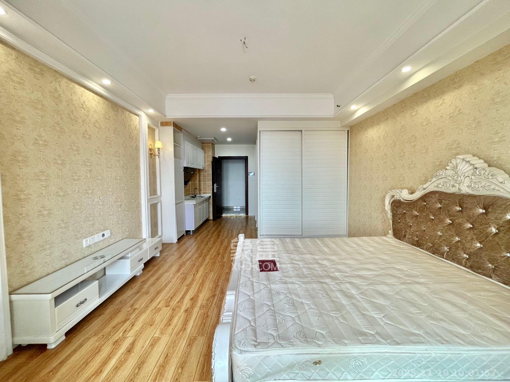 北辰三角洲E4区  1室1厅1卫    1800.0元/月室内图