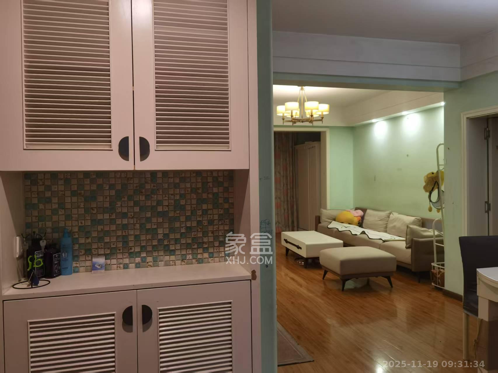 世茂铂翠湾一期 2室2厅1卫 2500.0元/月 世茂铂翠湾一期 2室2厅1卫 2500.0元/月室内图