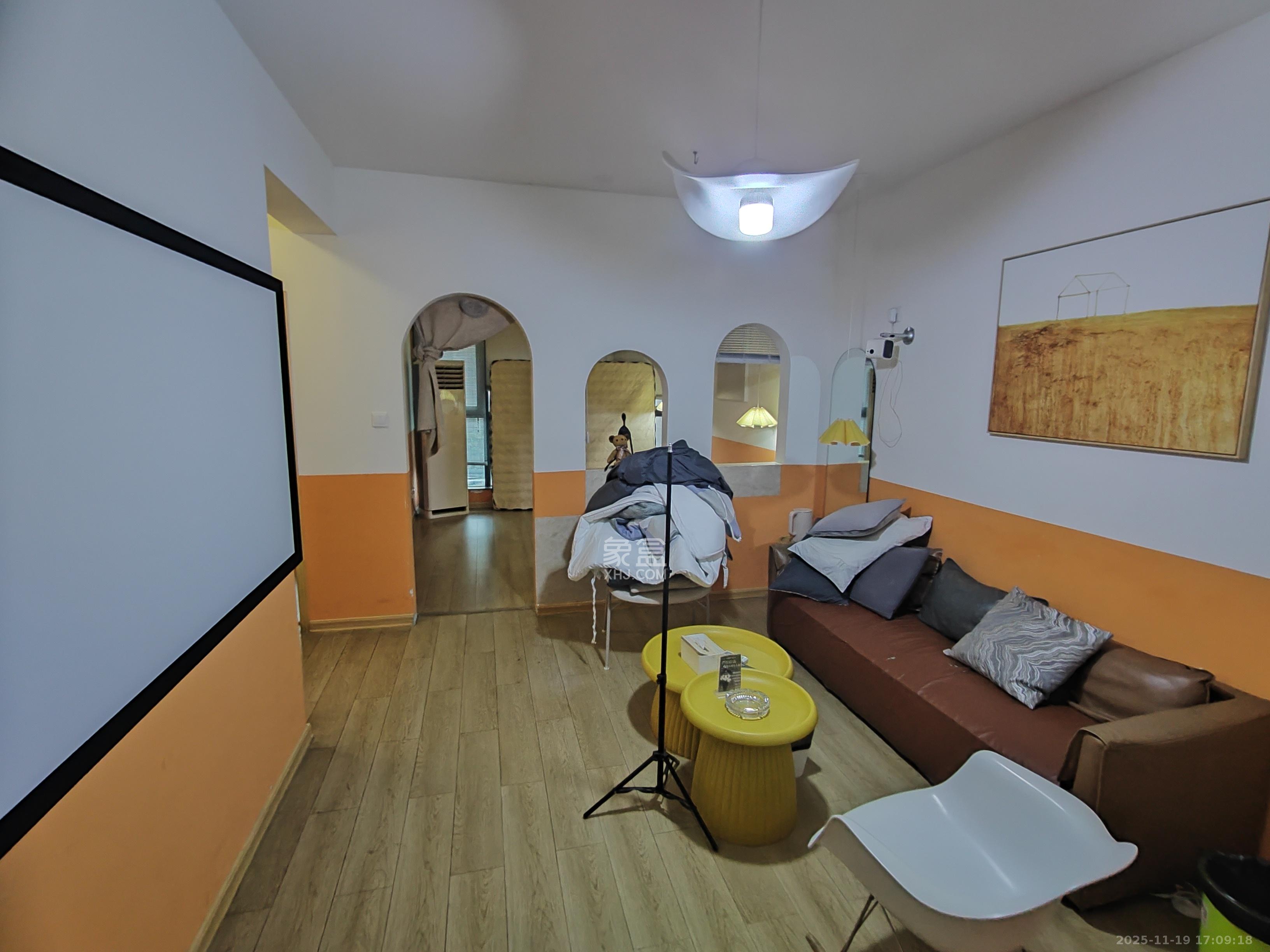 中天广场  2室2厅1卫    3000.0元/月室内图