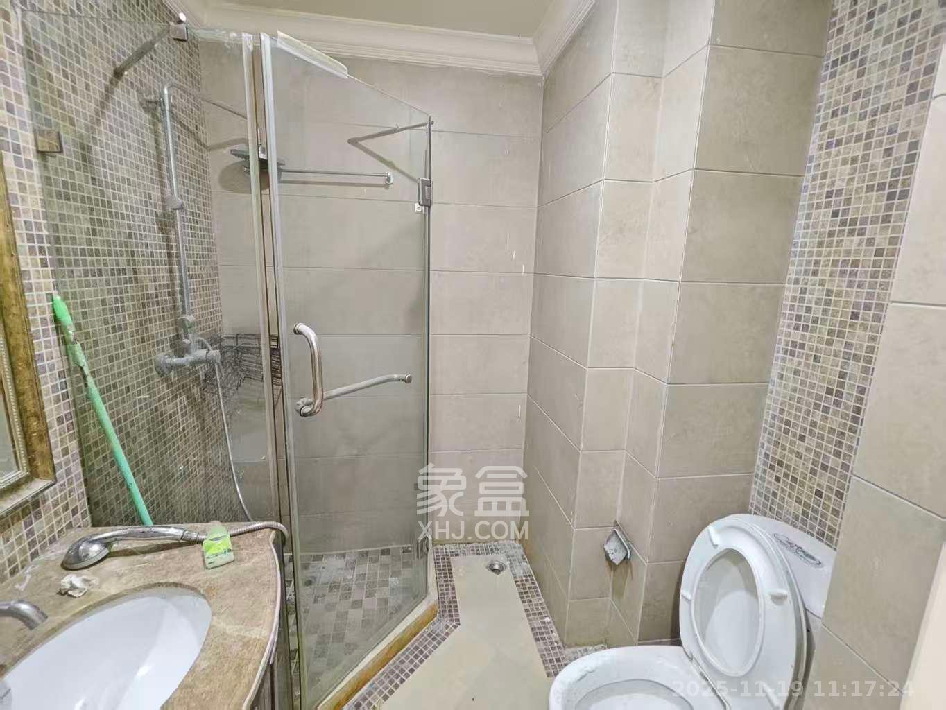 郡原广场 1室1厅1卫 1500.0元/月 郡原广场 1室1厅1卫 1500.0元/月室内图