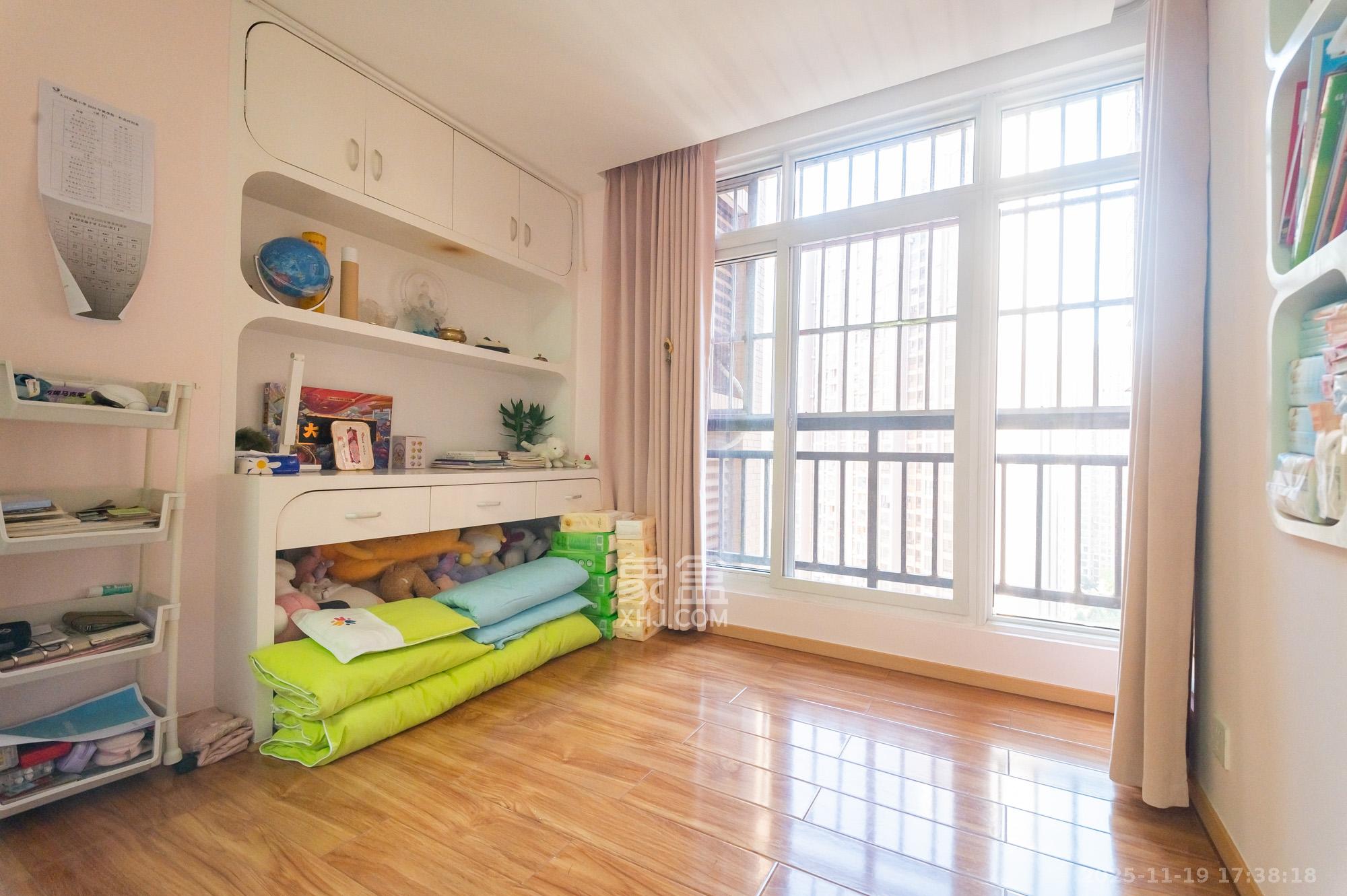 东方航标 1室0厅0卫 86.0万 东方航标 1室0厅0卫 86.0万阳台