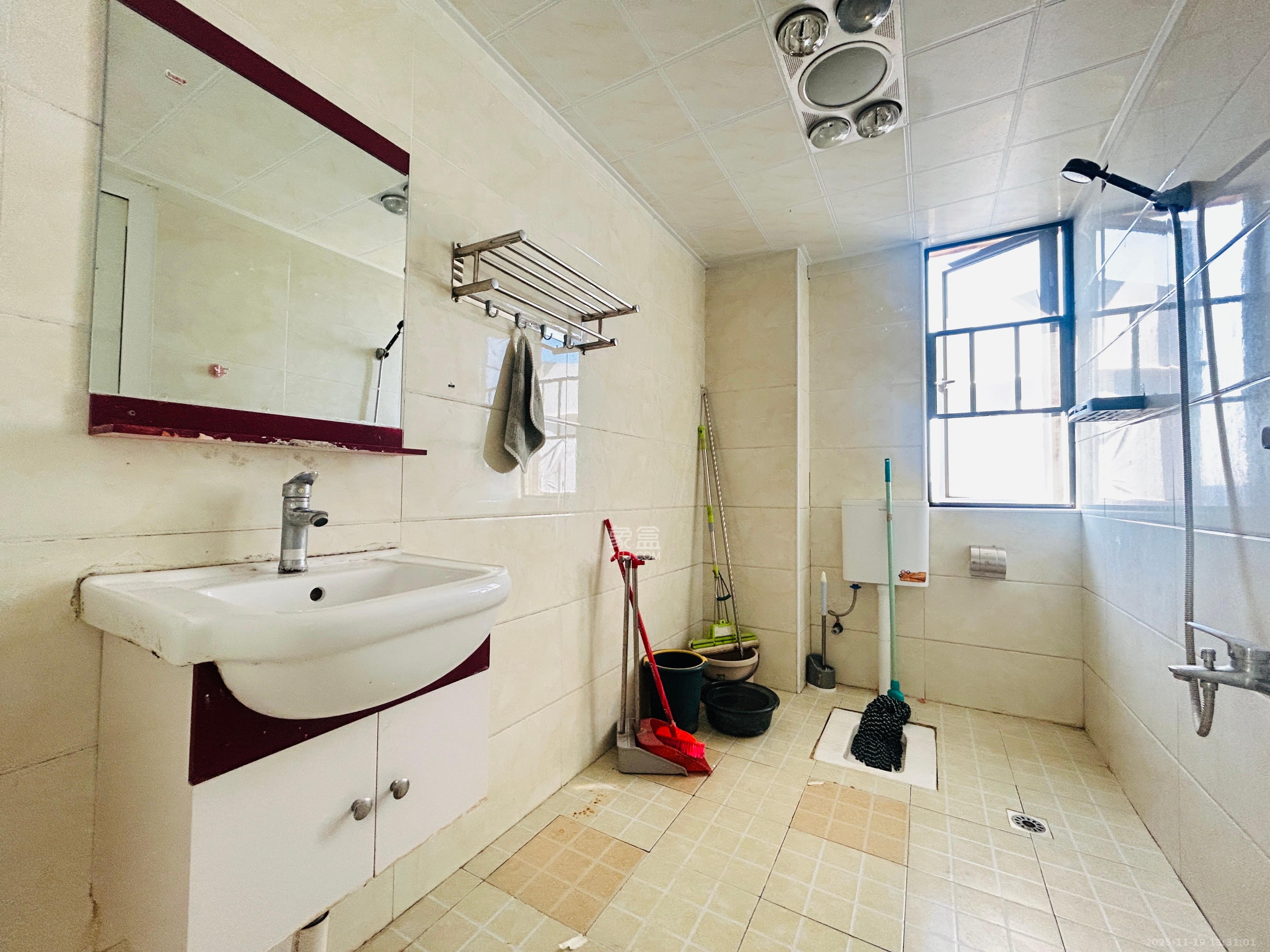 振业城二期 3室2厅1卫 2600.0元/月 振业城二期 3室2厅1卫 2600.0元/月室内图