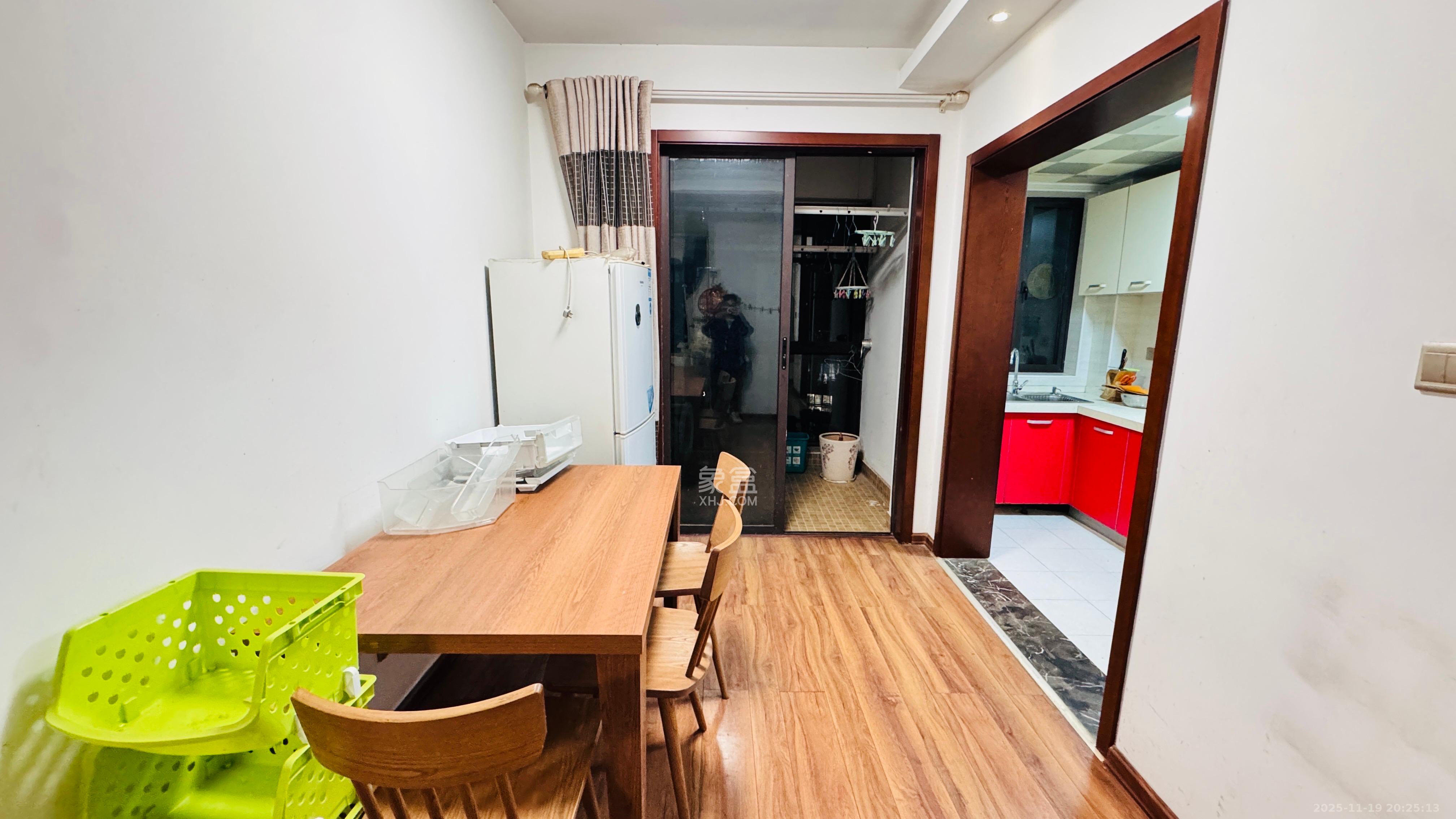 保利麓谷林语D区  3室2厅1卫    2500.0元/月室内图