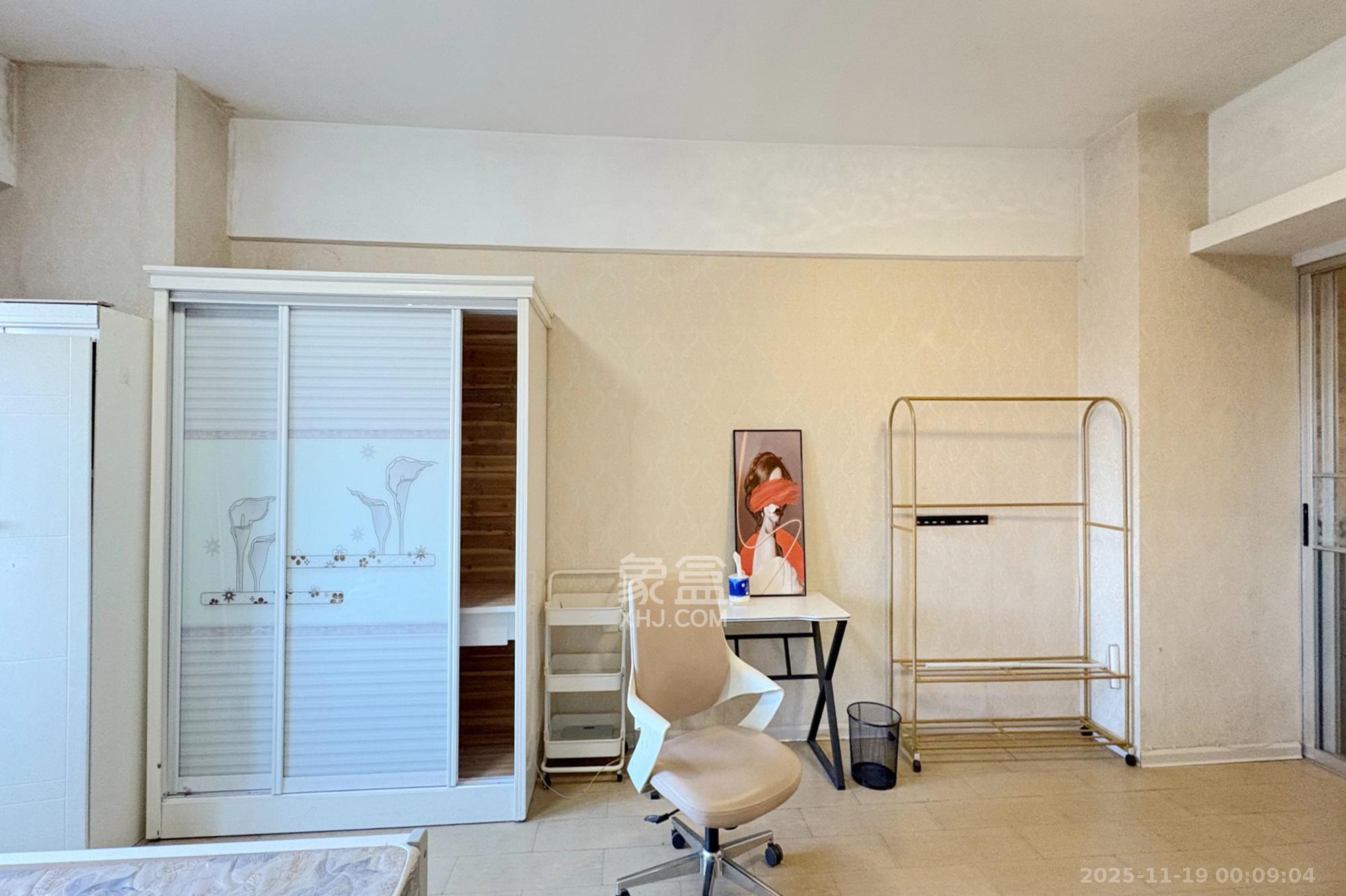 融圣国际  1室1厅1卫    40.0万客厅