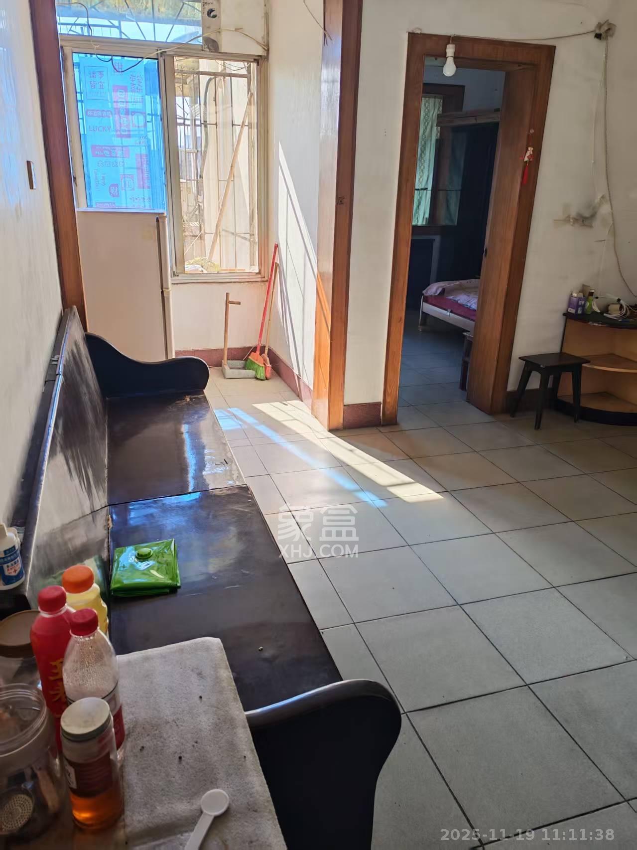 制药厂宿舍 2室2厅1卫 1100.0元/月 制药厂宿舍 2室2厅1卫 1100.0元/月室内图