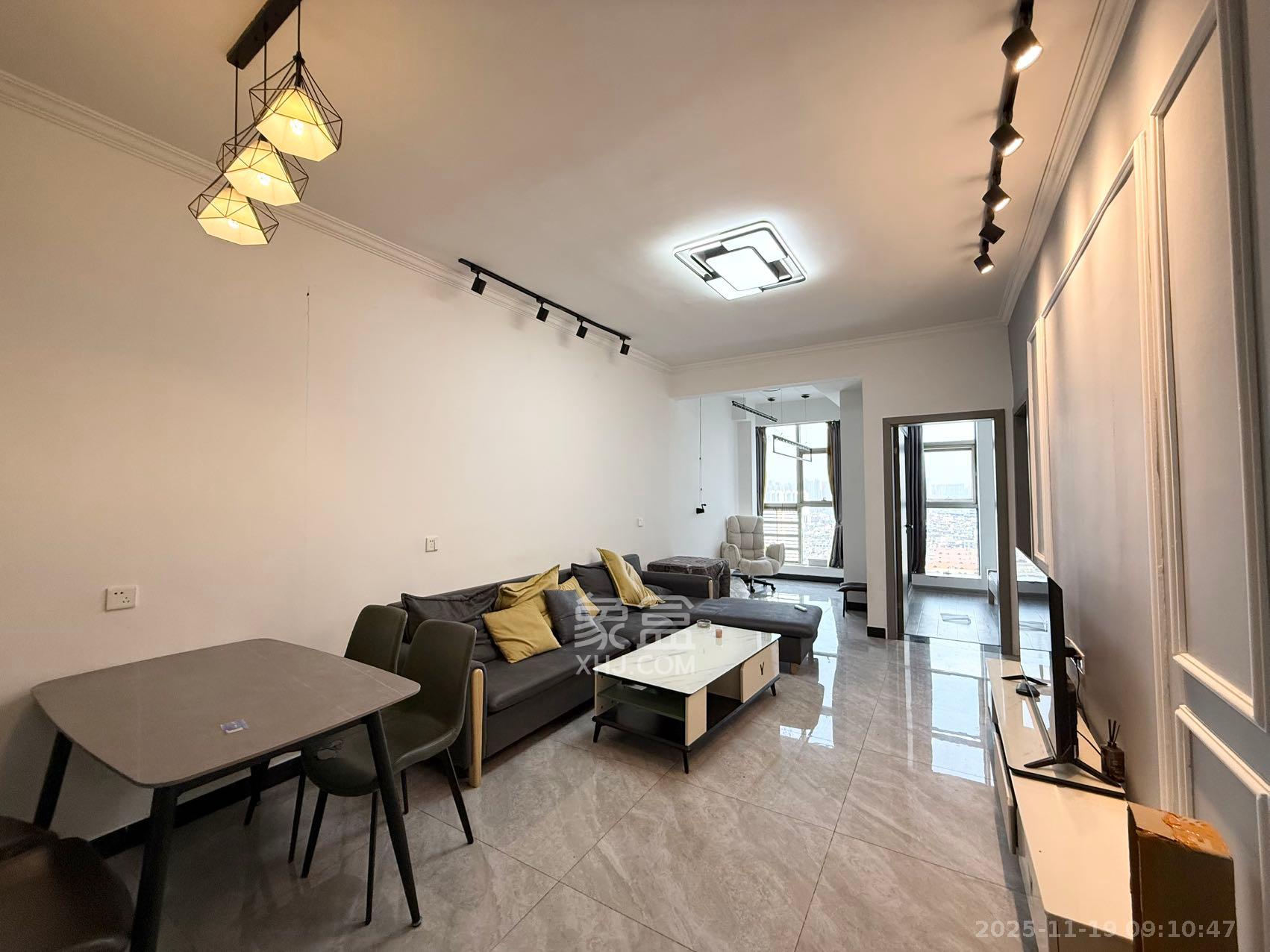 红星国际星城  2室1厅1卫    2600.0元/月