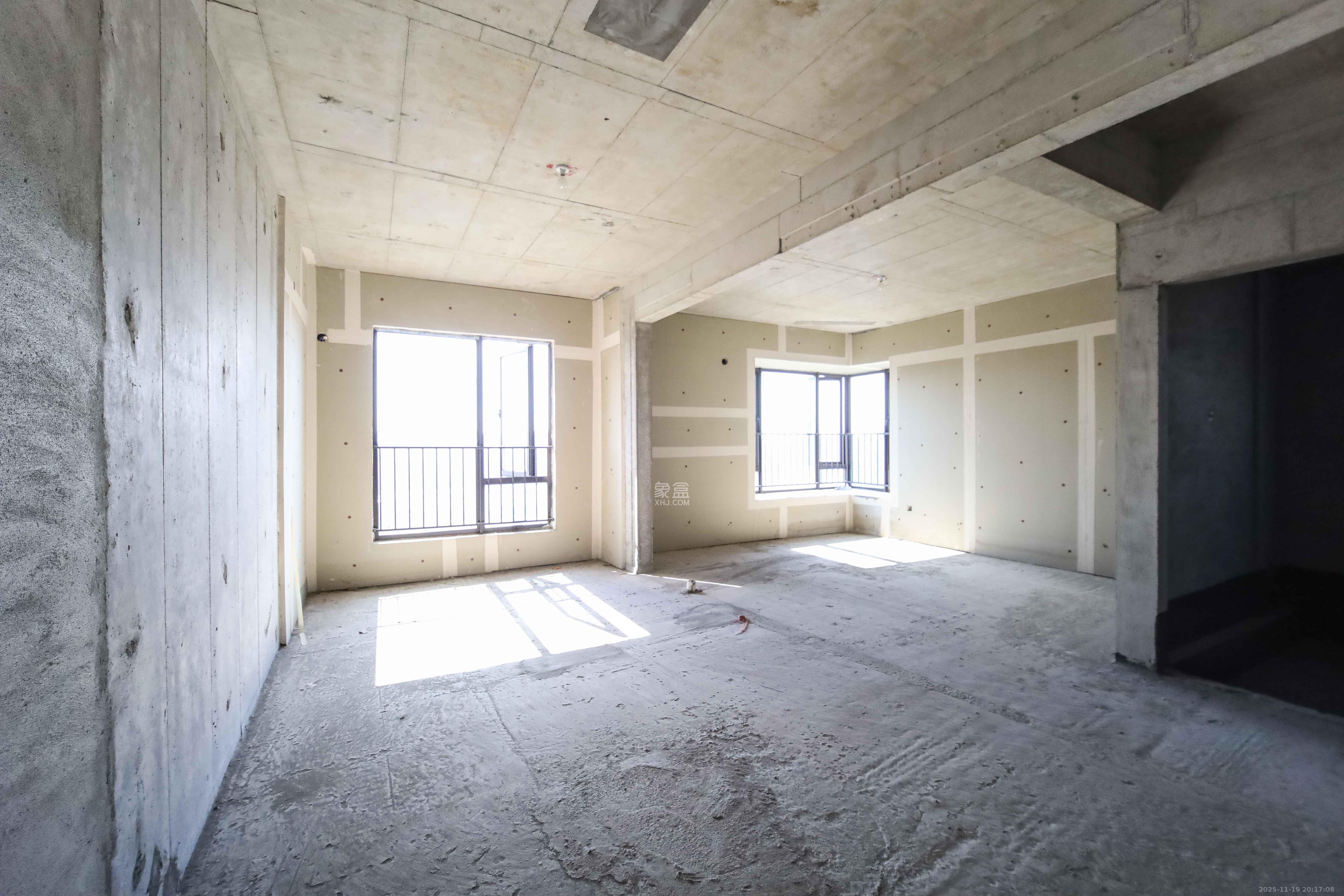 湘林熙水豪庭 4室2厅2卫 240.0万 湘林熙水豪庭 4室2厅2卫 240.0万卧室