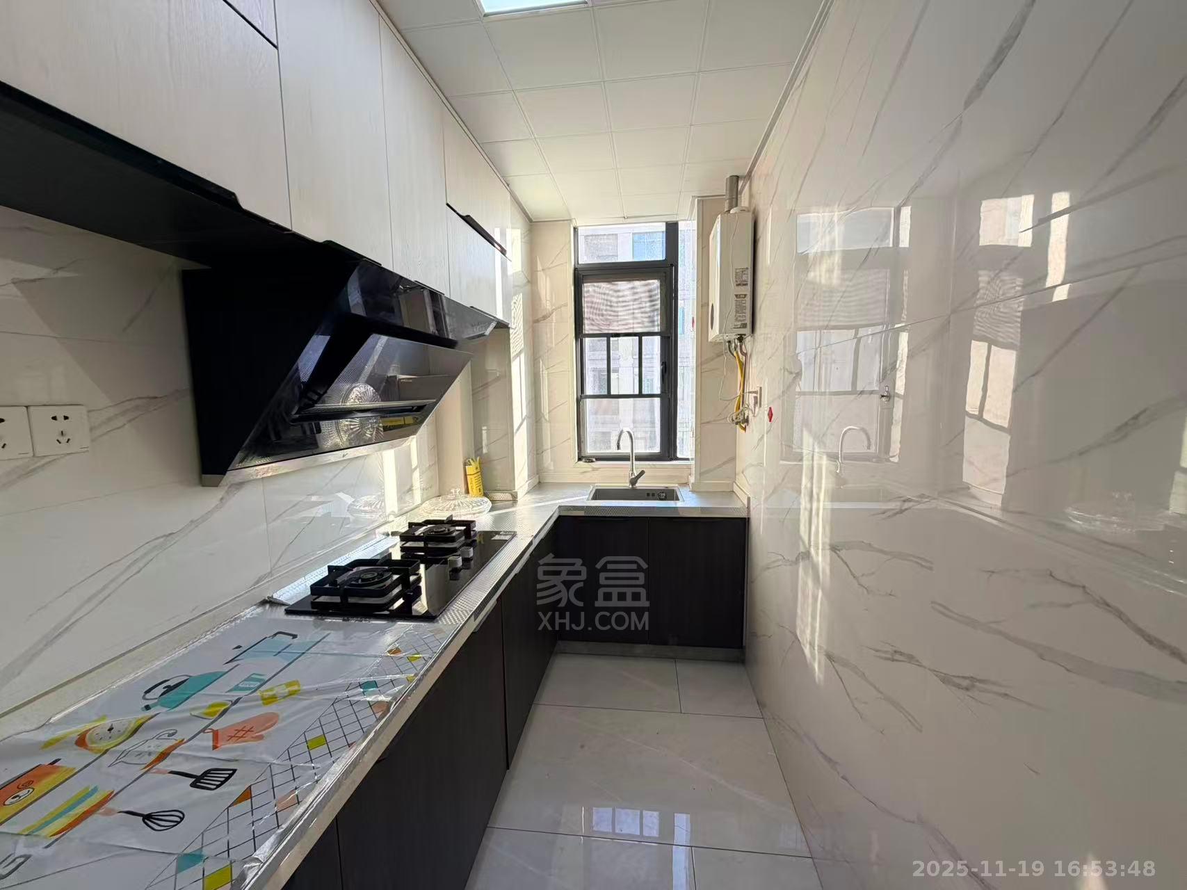 流金岁月-华晨国际  3室2厅1卫    2300.0元/月室内图