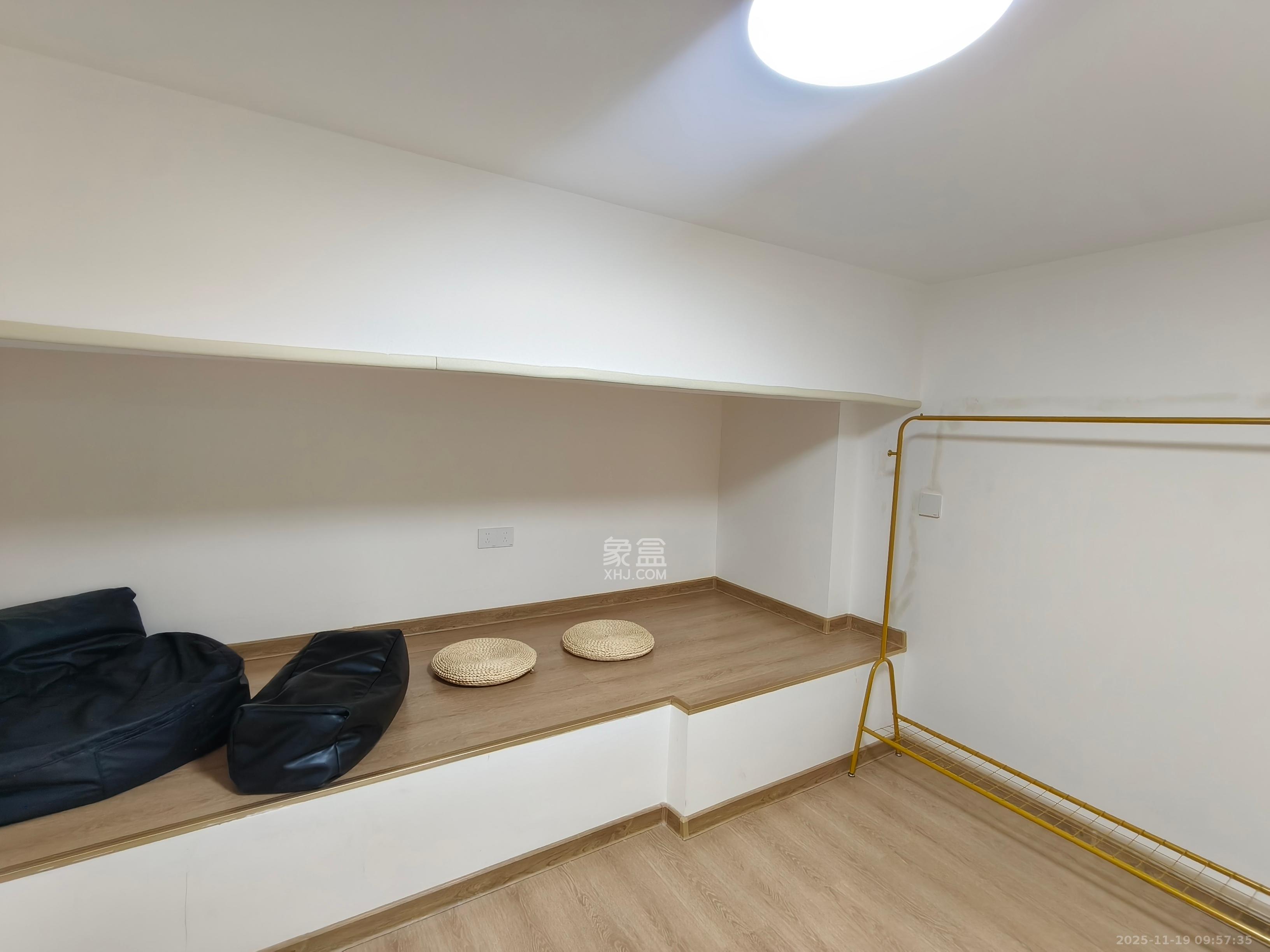 龙湖铂金岛 2室1厅1卫 2400.0元/月 龙湖铂金岛 2室1厅1卫 2400.0元/月室内图