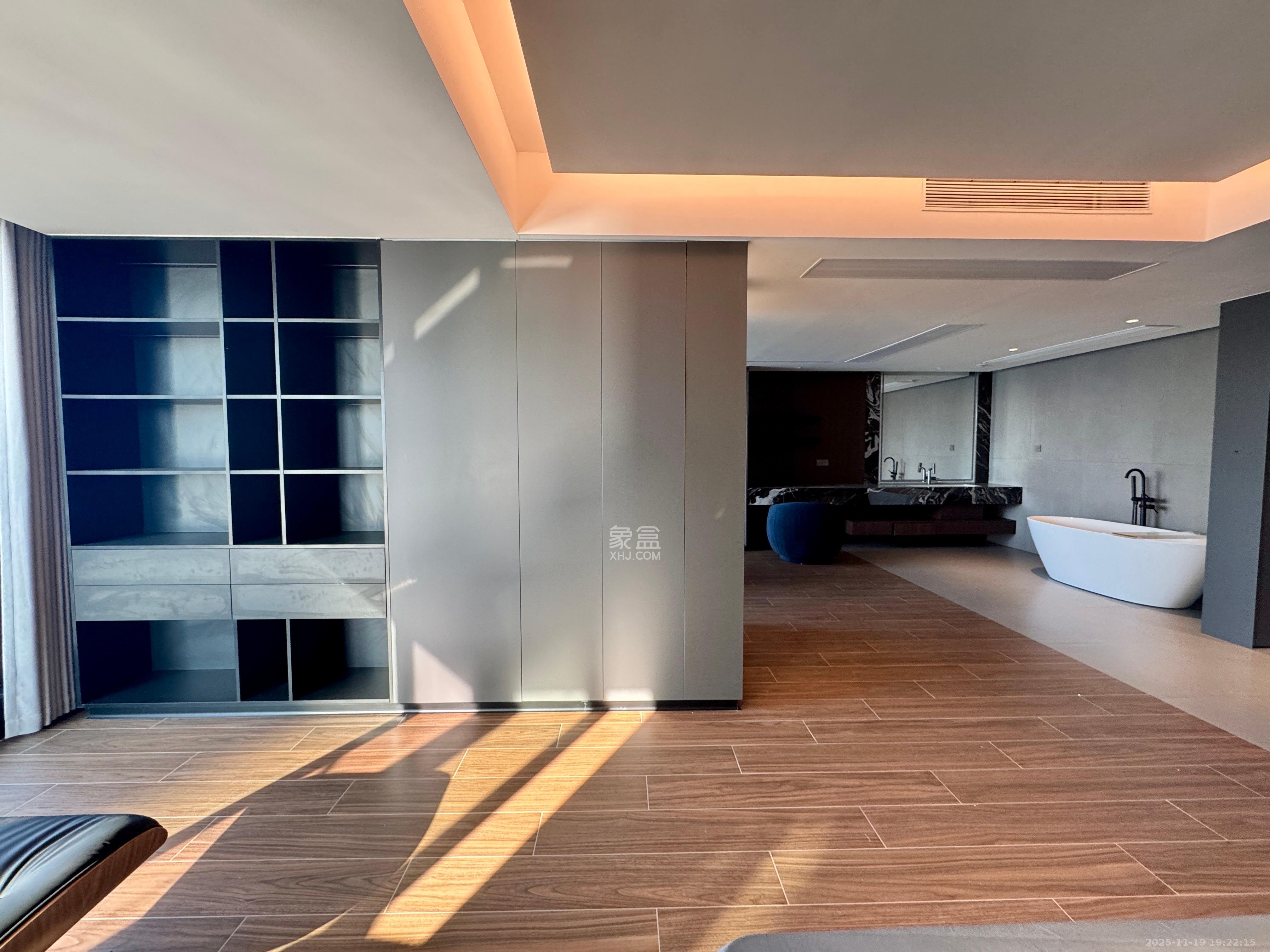 中建江山壹号 4室2厅3卫 32000.0元/月 中建江山壹号 4室2厅3卫 32000.0元/月室内图