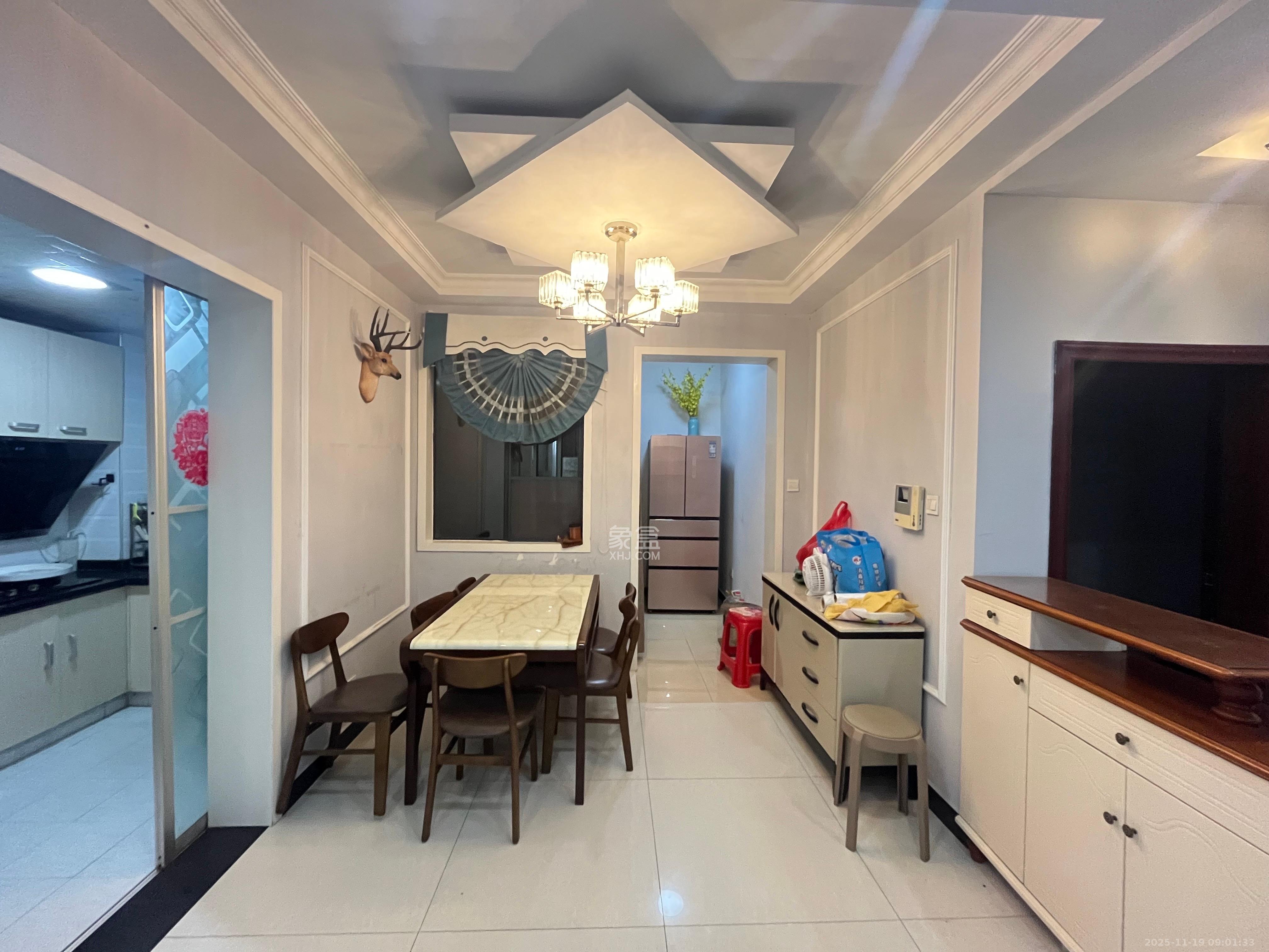 麓谷公馆(涉外国际公馆) 2室2厅2卫 2500.0元/月 麓谷公馆(涉外国际公馆) 2室2厅2卫 2500.0元/月室内图