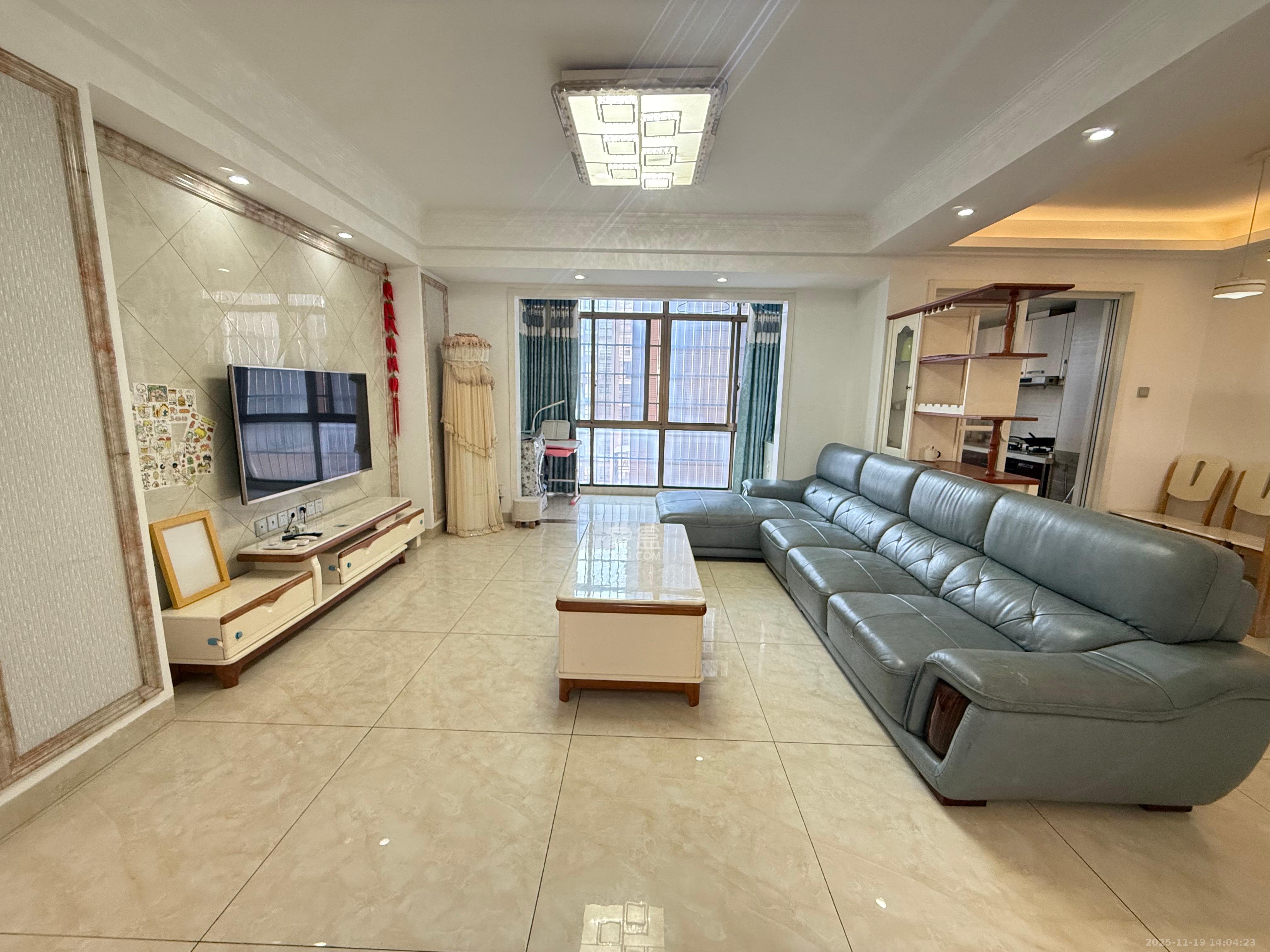 家和院 4室2厅2卫 2500.0元/月 家和院 4室2厅2卫 2500.0元/月室内图