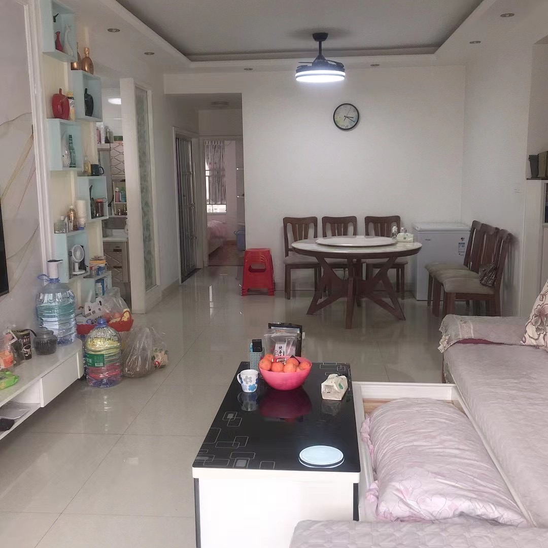 桃花里 3室2厅1卫 1600.0元/月 桃花里 3室2厅1卫 1600.0元/月室内图