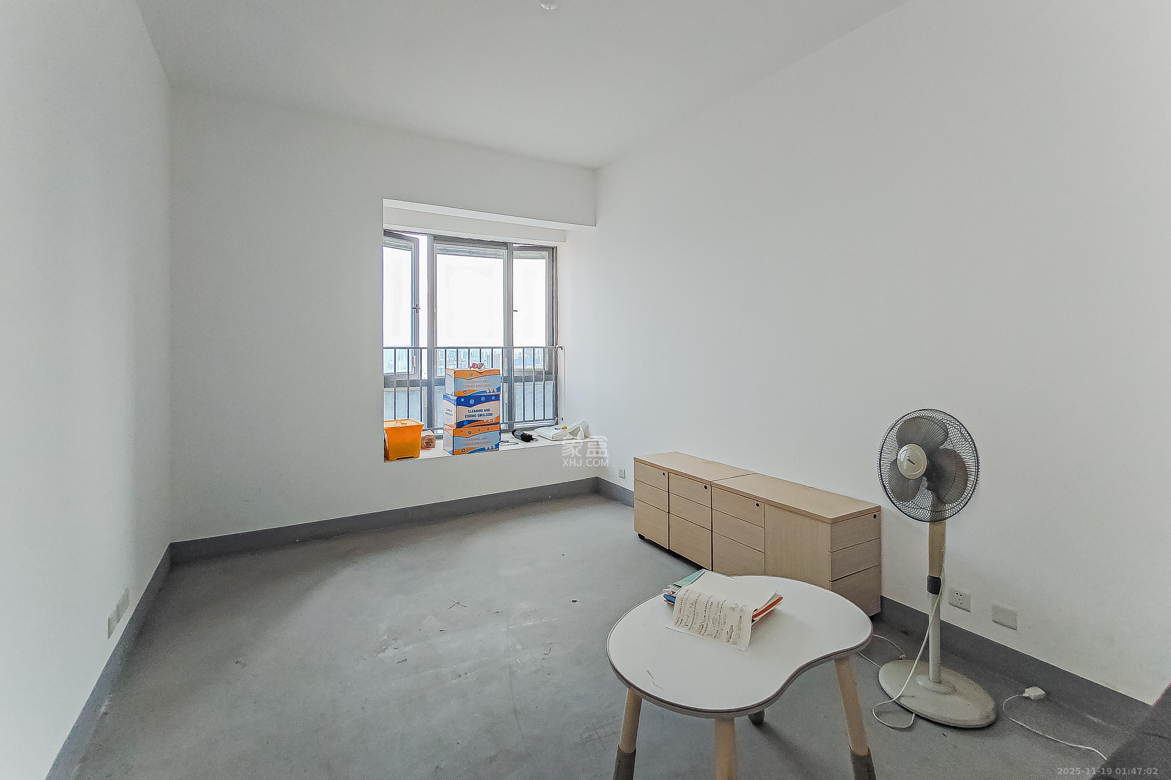 保利国际广场  4室2厅4卫    550.0万卧室