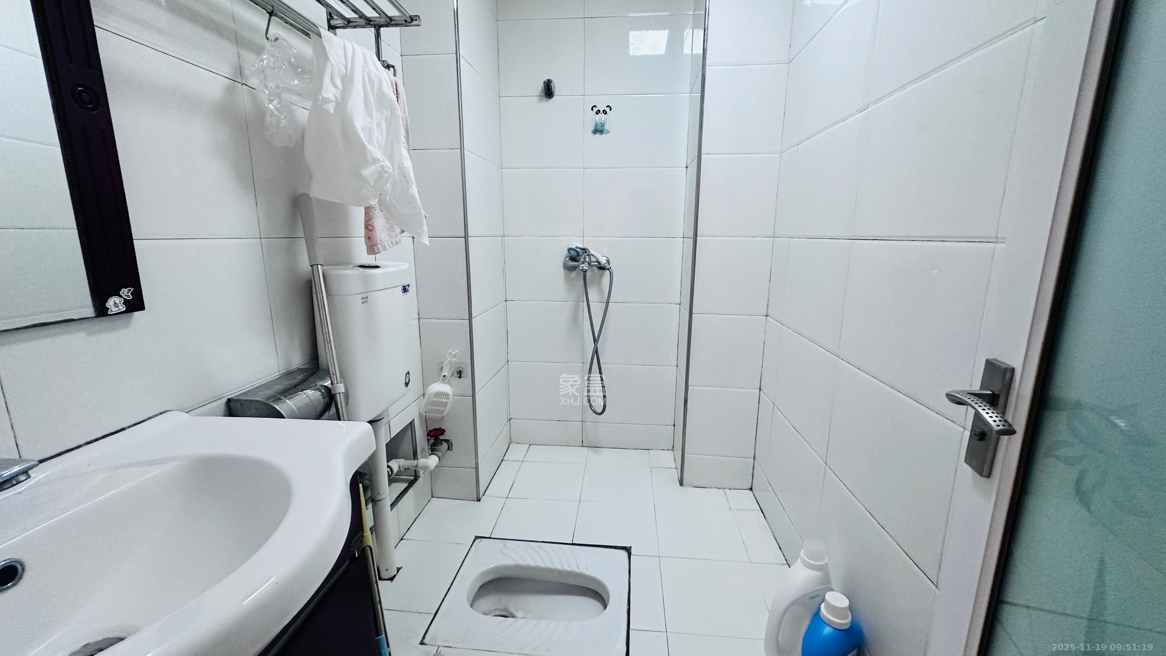 恒丰天湘华庭  1室1厅1卫    1600.0元/月室内图