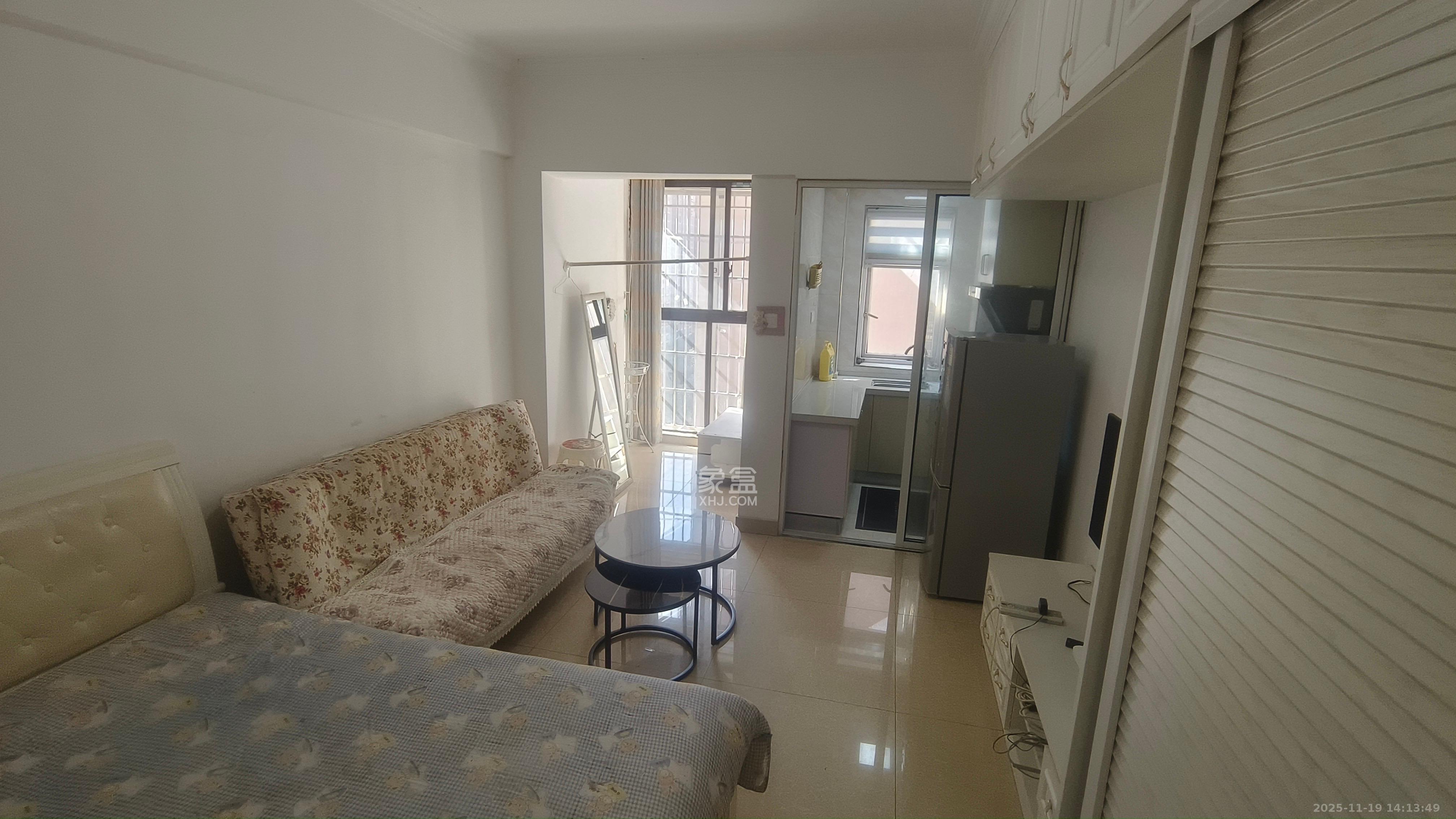 爵士湘  1室1厅1卫    1200.0元/月室内图1