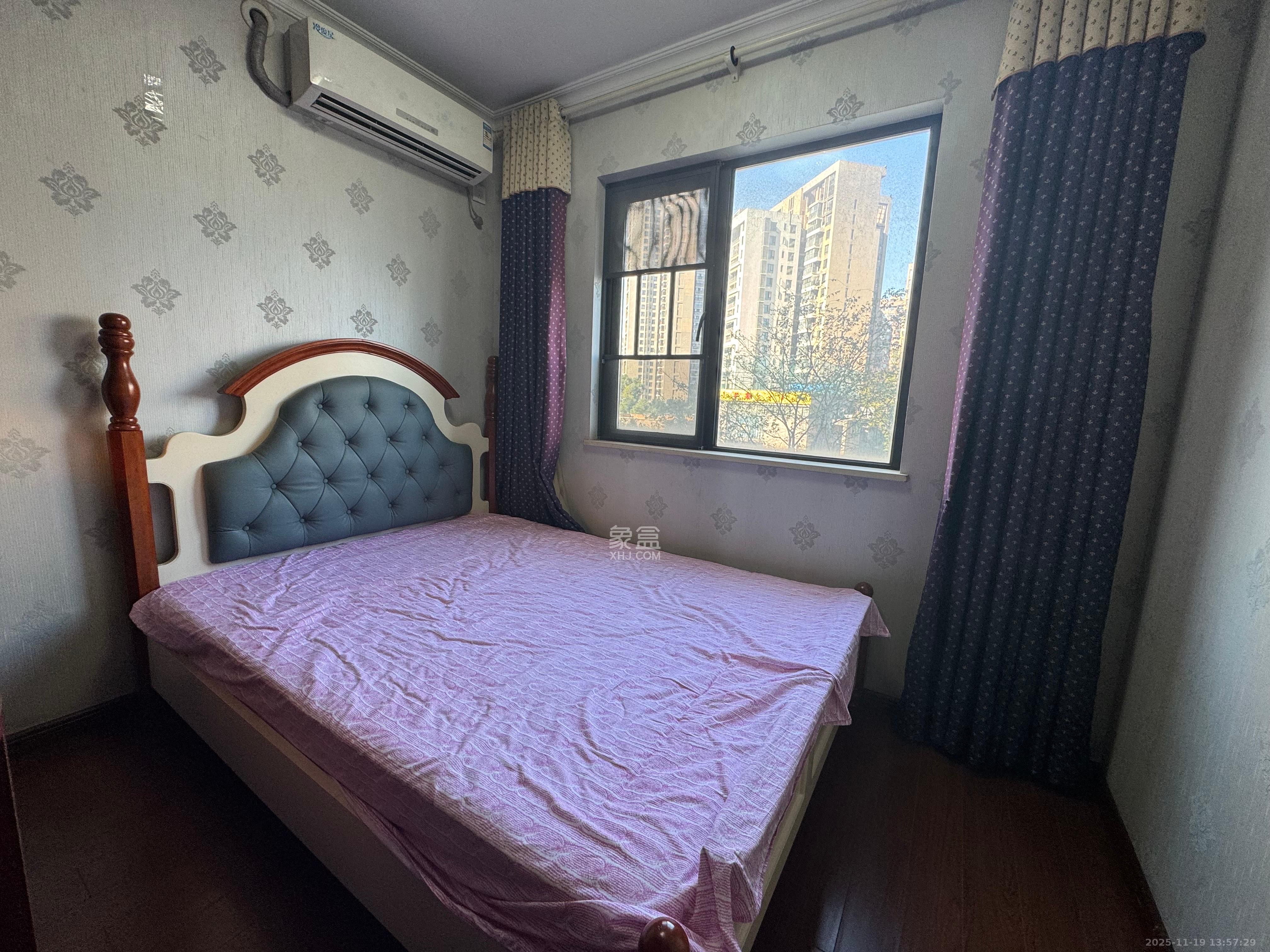 万科城 3室2厅2卫 2400.0元/月 万科城 3室2厅2卫 2400.0元/月室内图