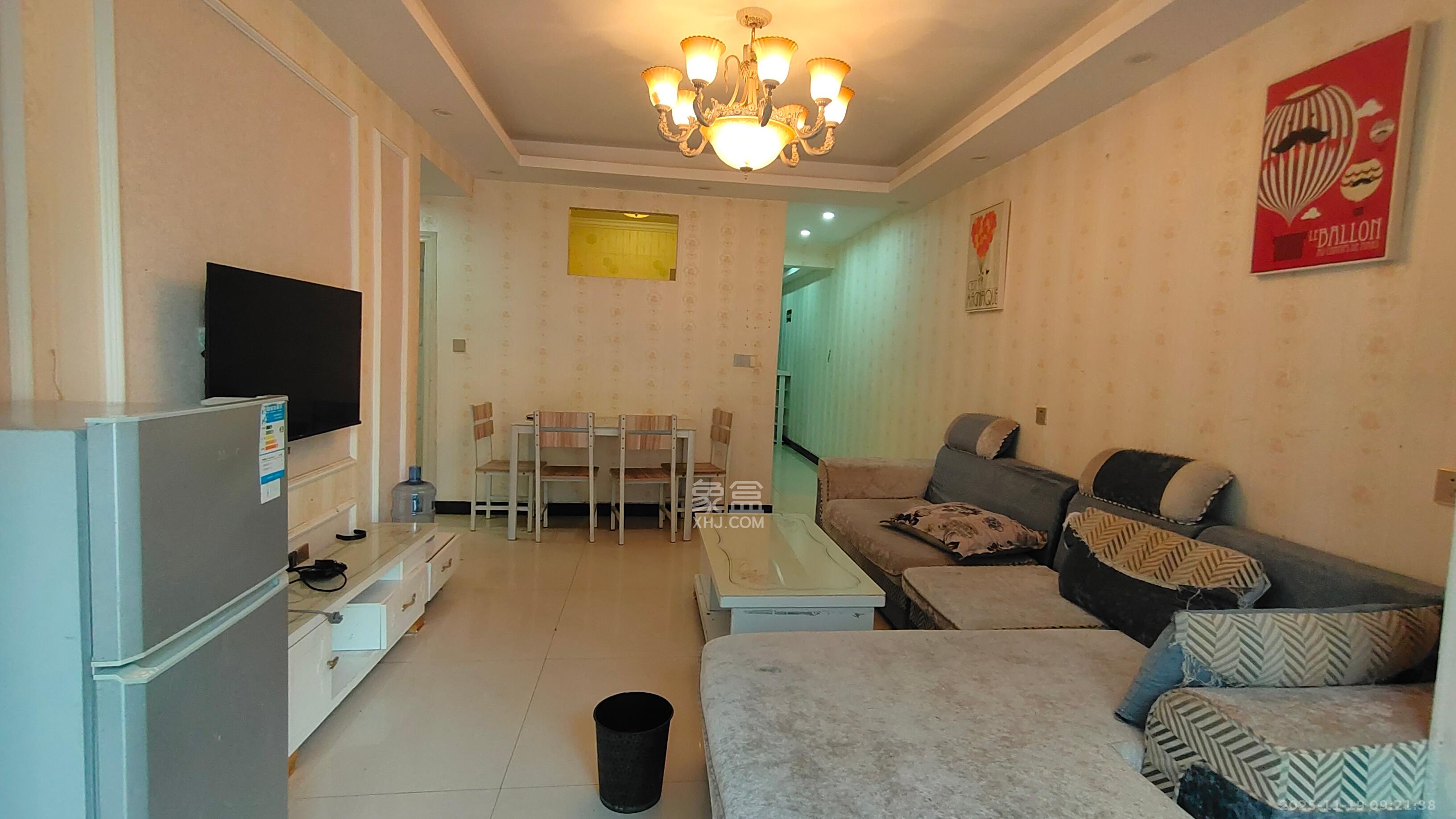 丽发新城 2室2厅1卫 1600.0元/月 丽发新城 2室2厅1卫 1600.0元/月室内图