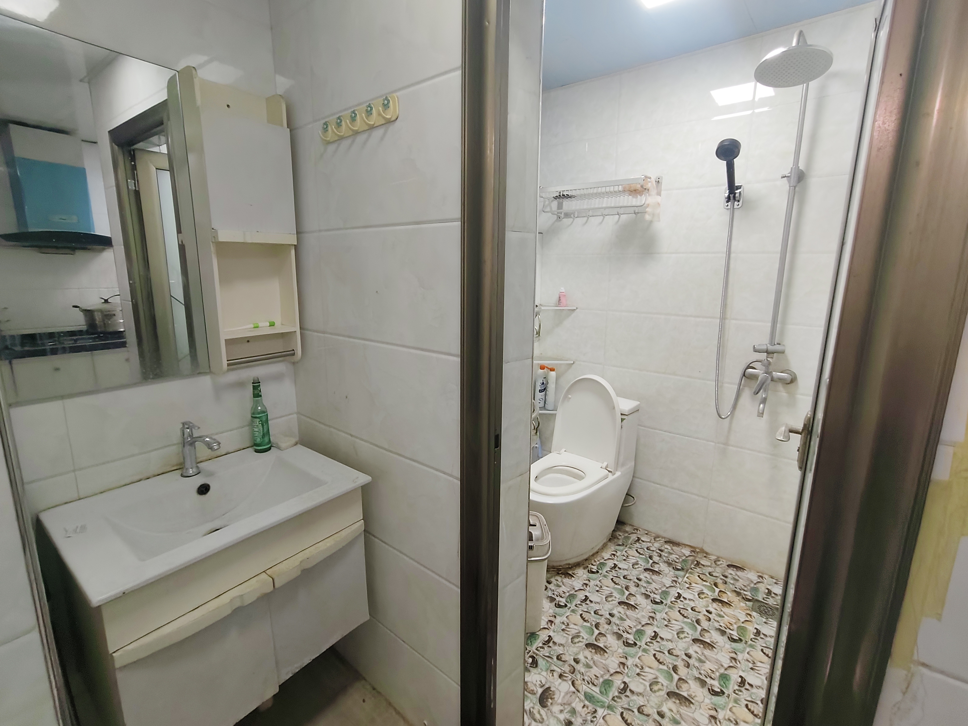 碧湖湾  2室1厅1卫    2200.0元/月室内图