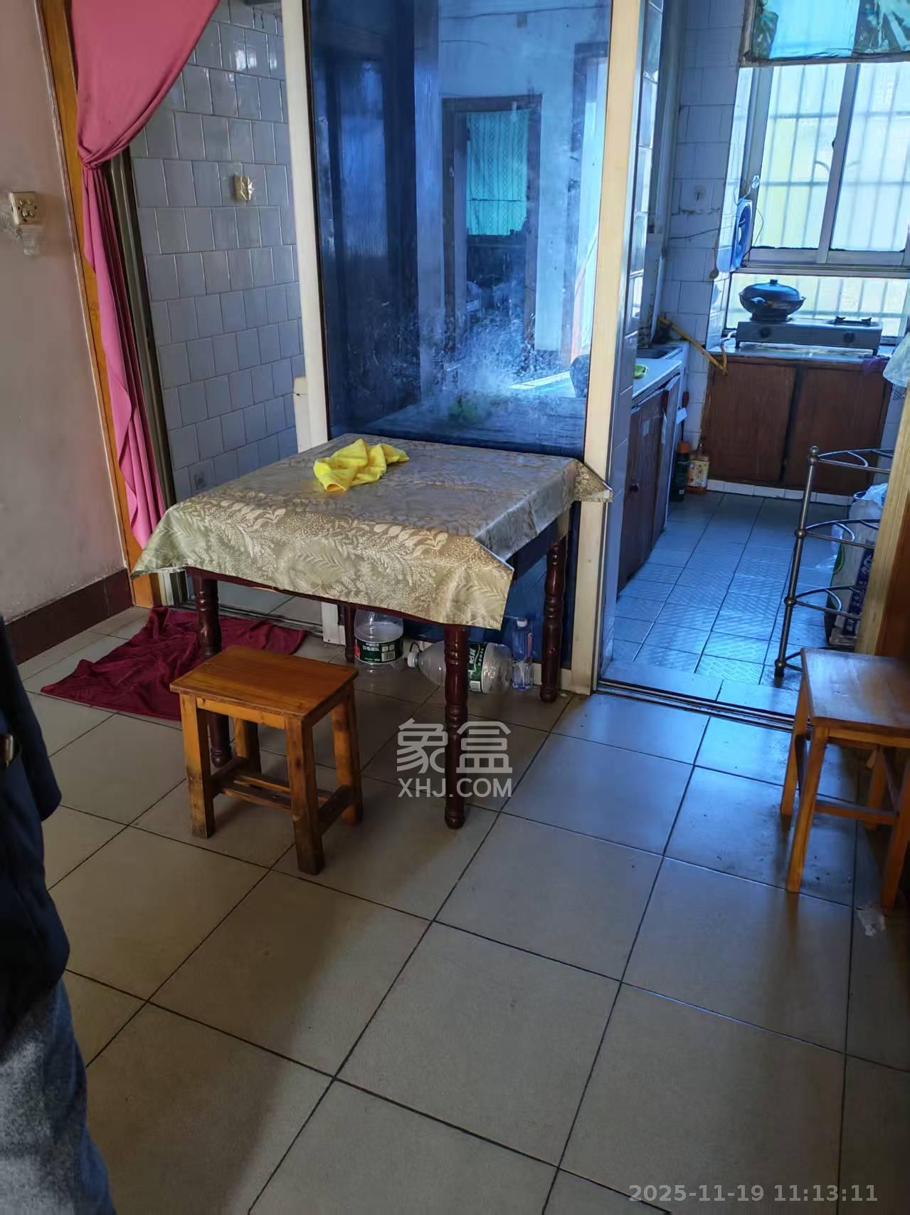 制药厂宿舍  2室1厅1卫    850.0元/月室内图