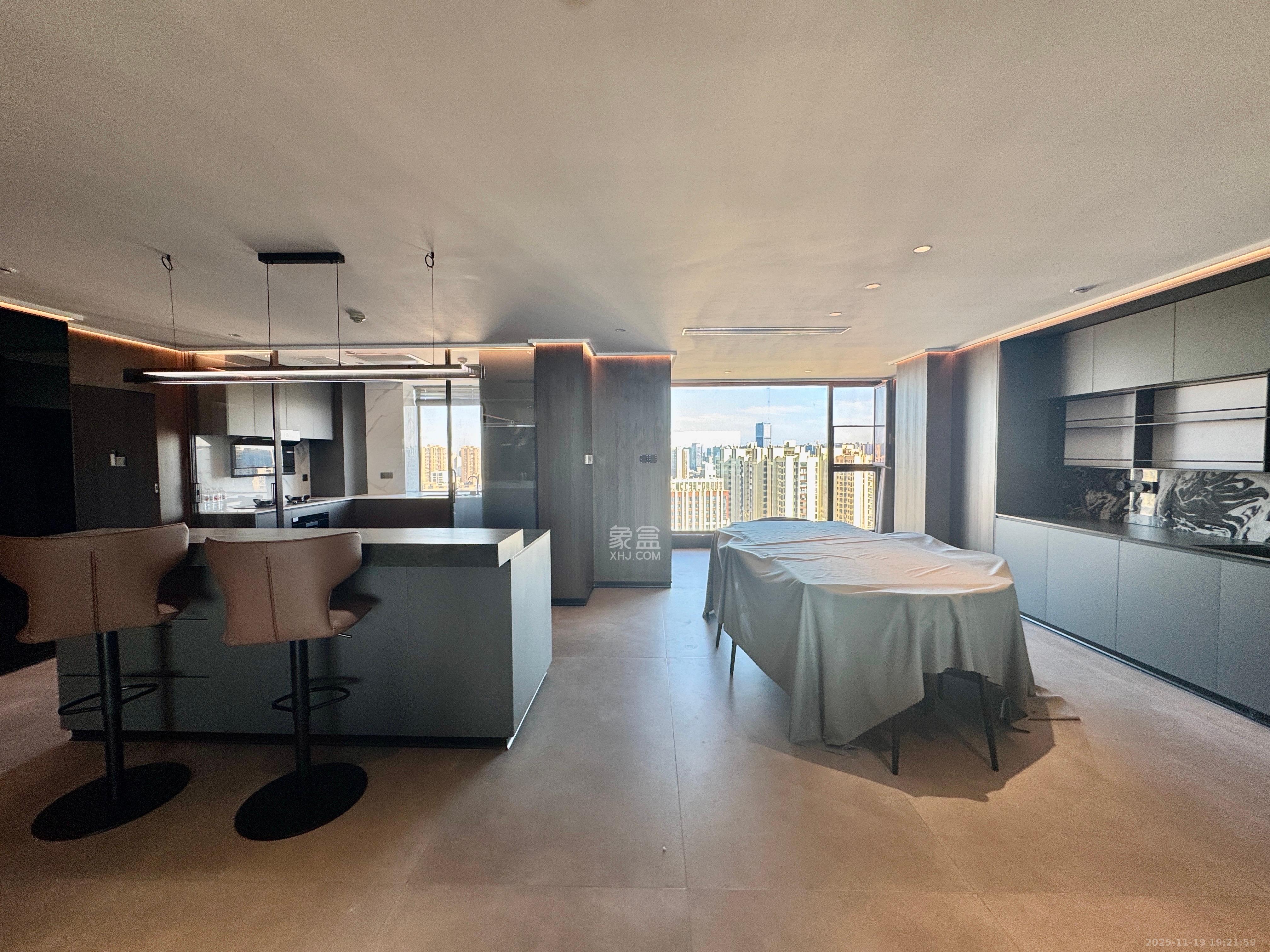 中建江山壹号 4室2厅3卫 32000.0元/月 中建江山壹号 4室2厅3卫 32000.0元/月室内图