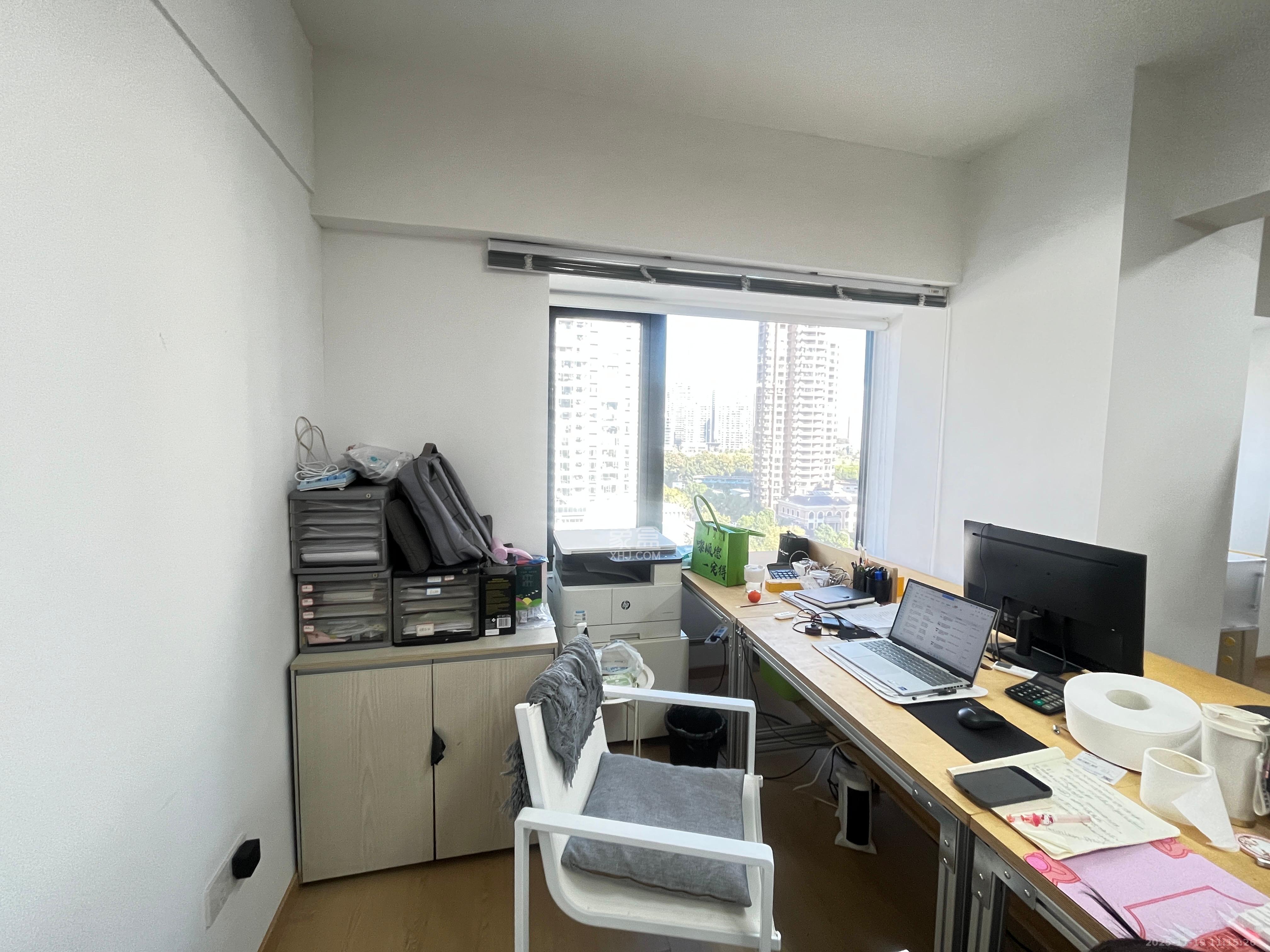 保利中环广场(保利中悦苑) 1室1厅1卫 1100.0元/月 保利中环广场(保利中悦苑) 1室1厅1卫 1100.0元/月室内图