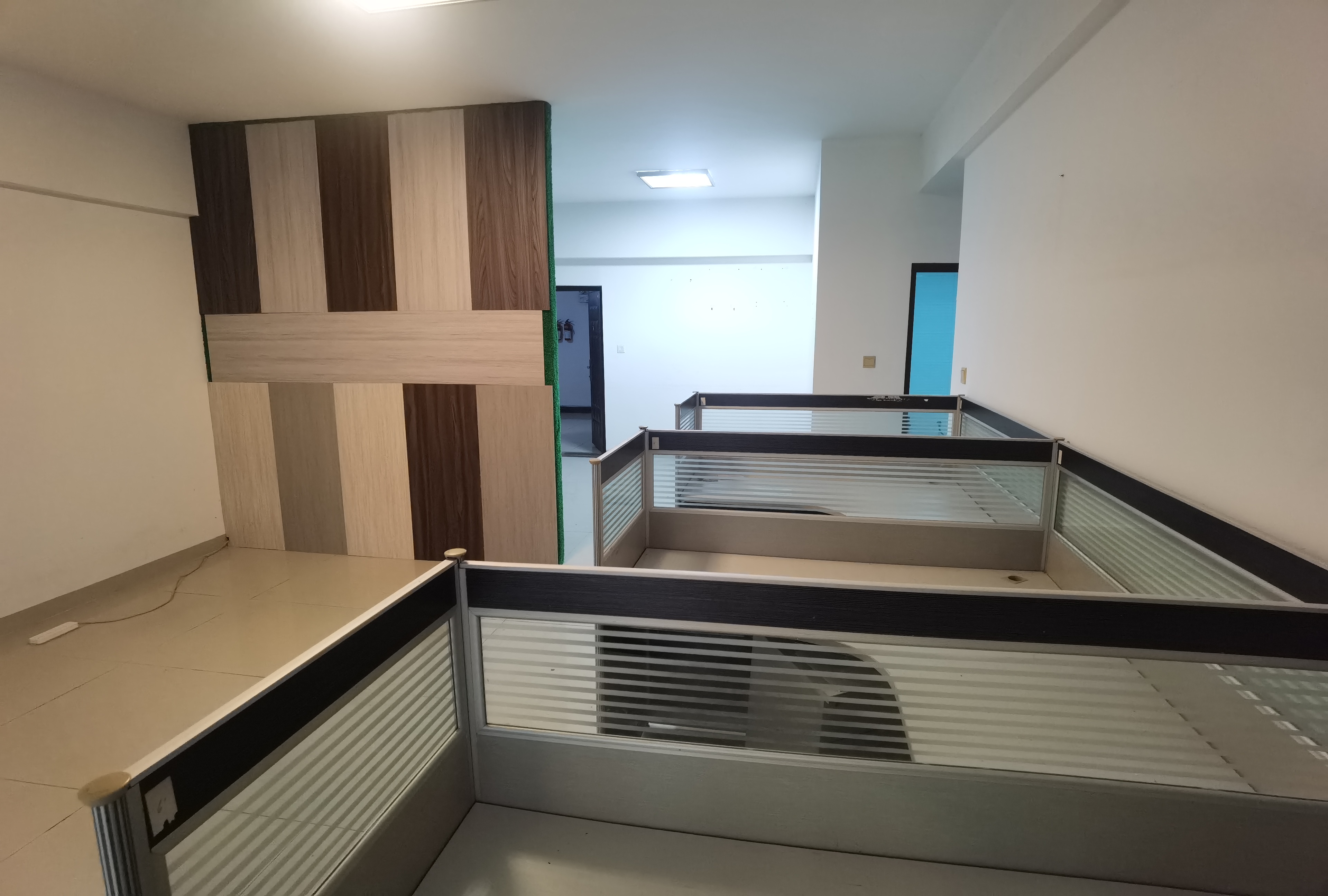 兴力国际大厦 4室1厅1卫 110.0万 兴力国际大厦 4室1厅1卫 110.0万客厅