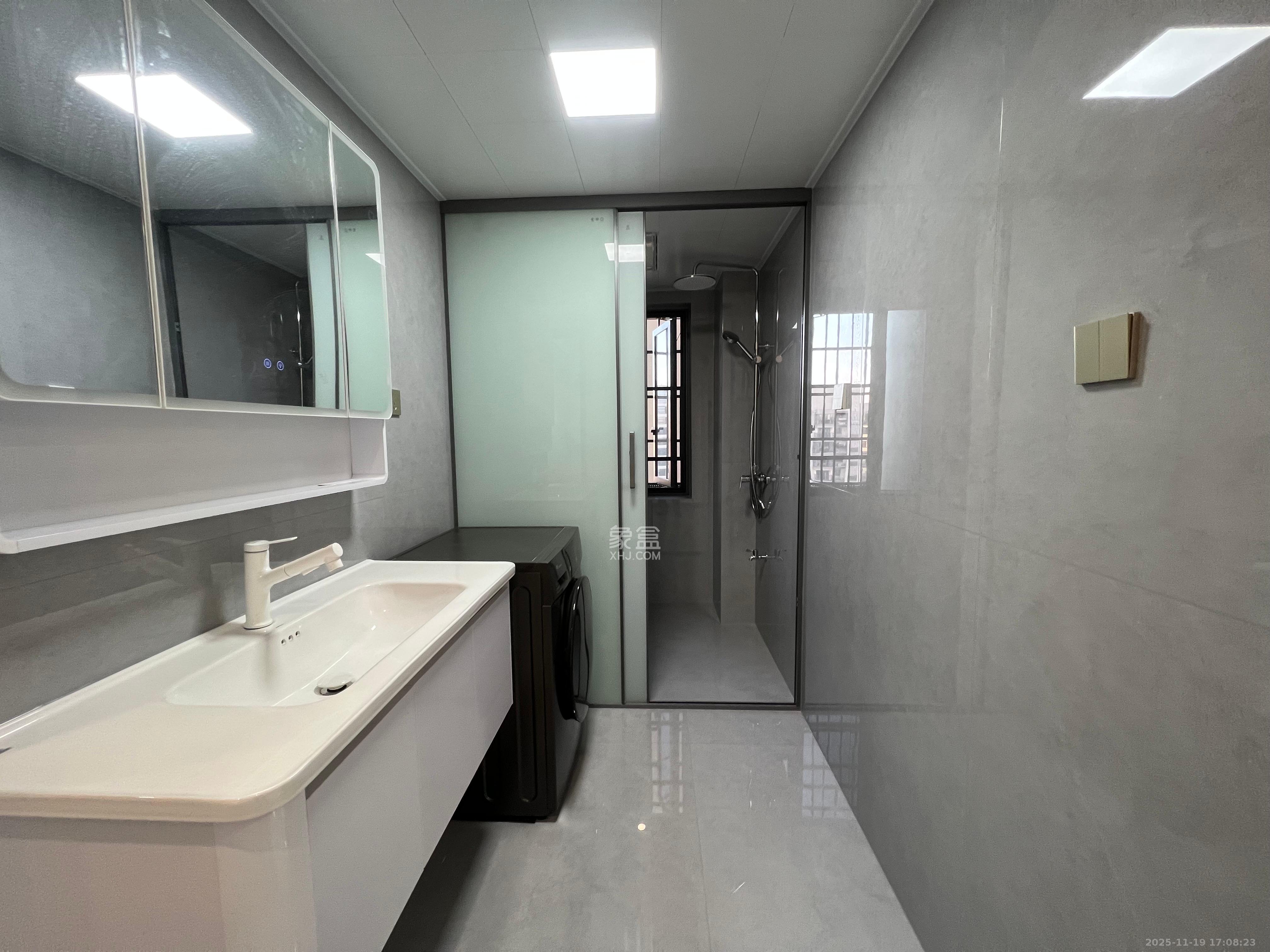 惟智园安置小区 3室2厅2卫 2700.0元/月 惟智园安置小区 3室2厅2卫 2700.0元/月室内图