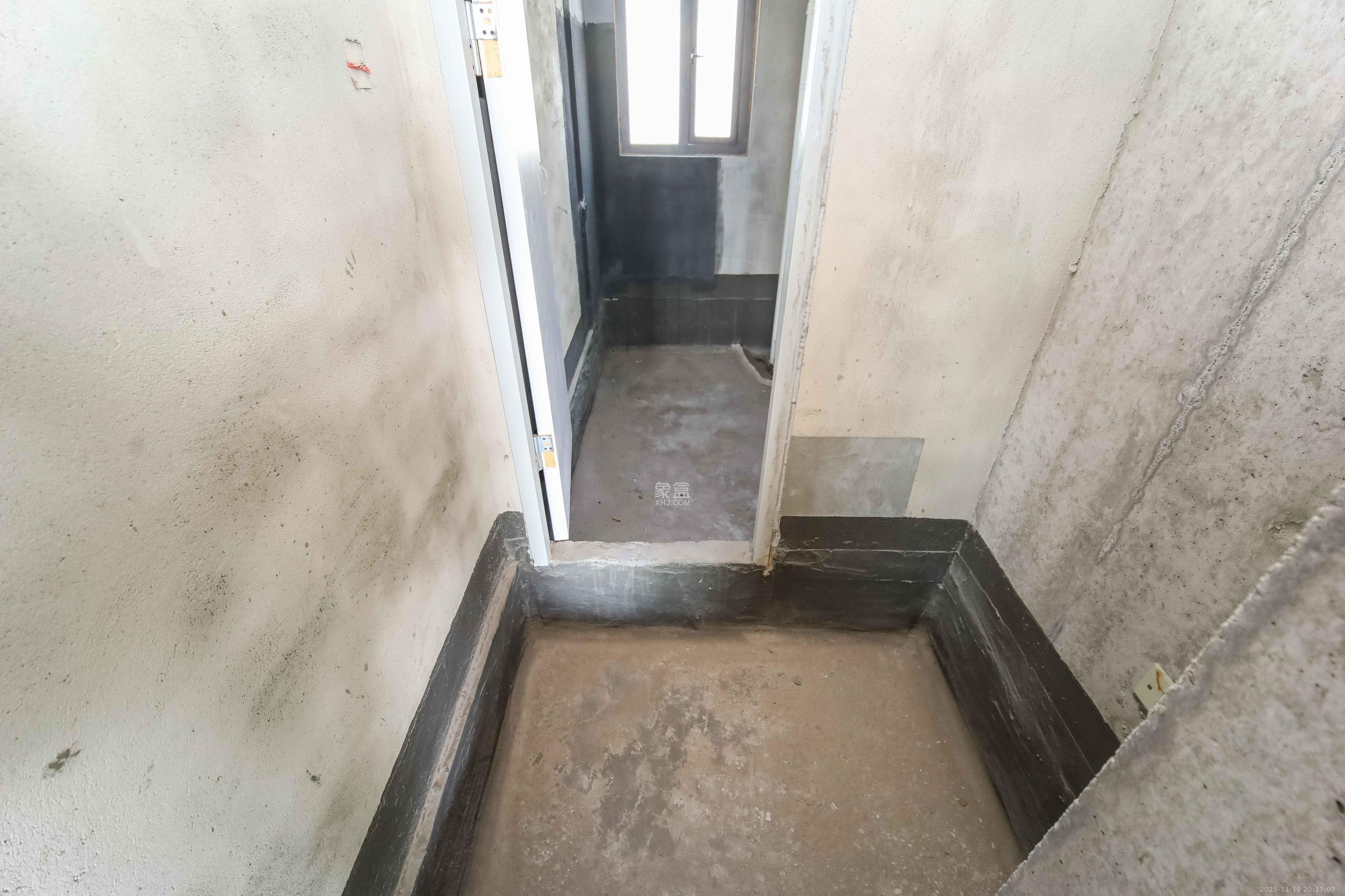 湘林熙水豪庭 4室2厅2卫 240.0万 湘林熙水豪庭 4室2厅2卫 240.0万卫生间